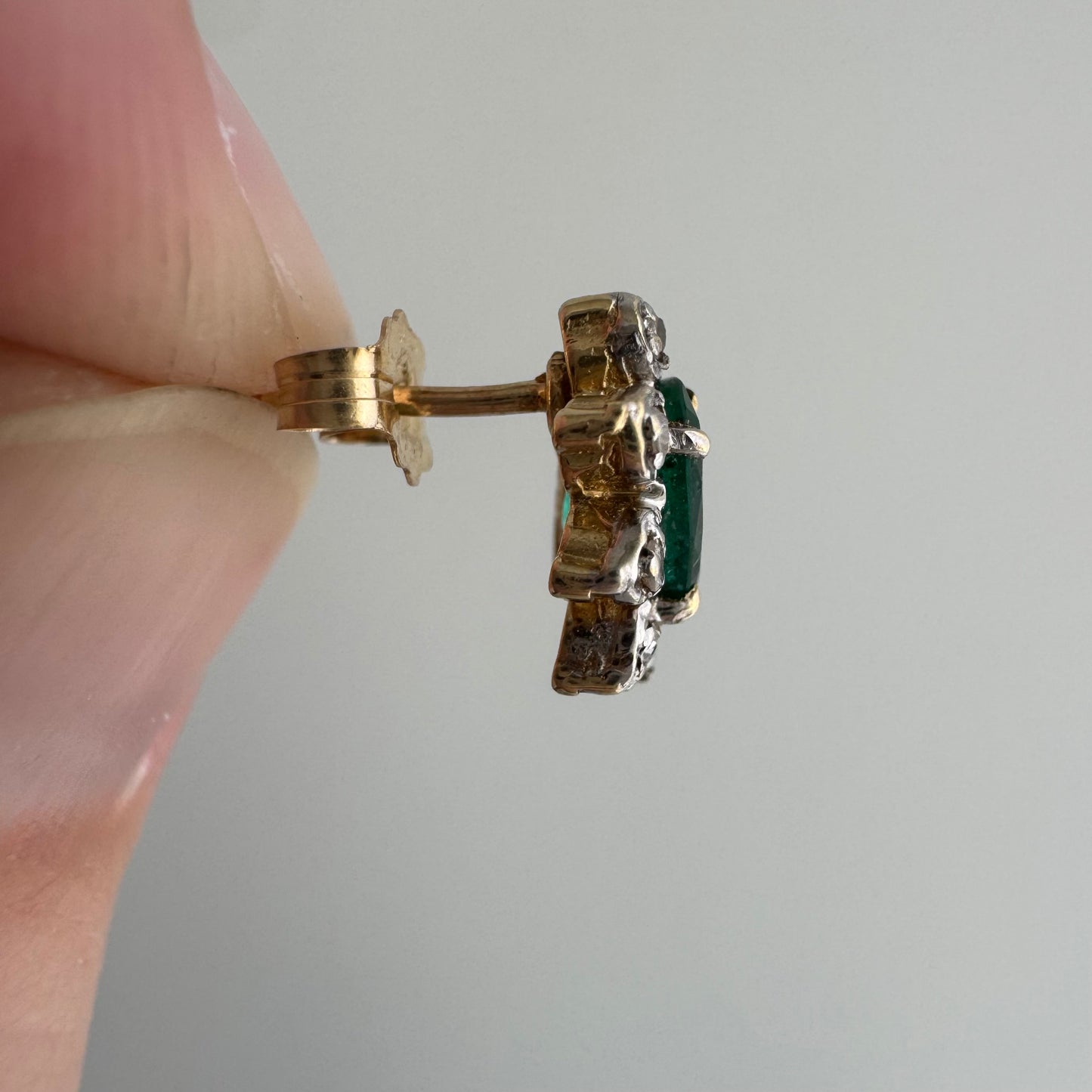 V I N T A G E // stretched daisy / 14k and emerald daisy clusters with accent diamonds / post earrings