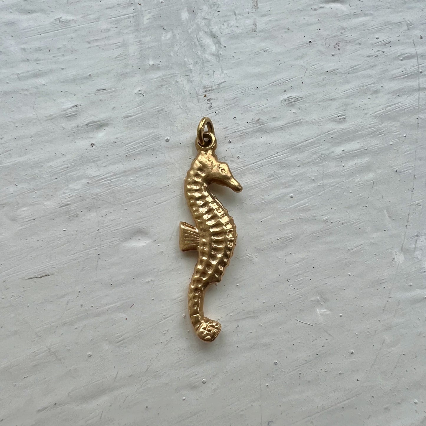 V I N T A G E // Mr Mom / 14k yellow gold sea horse charm or pendant