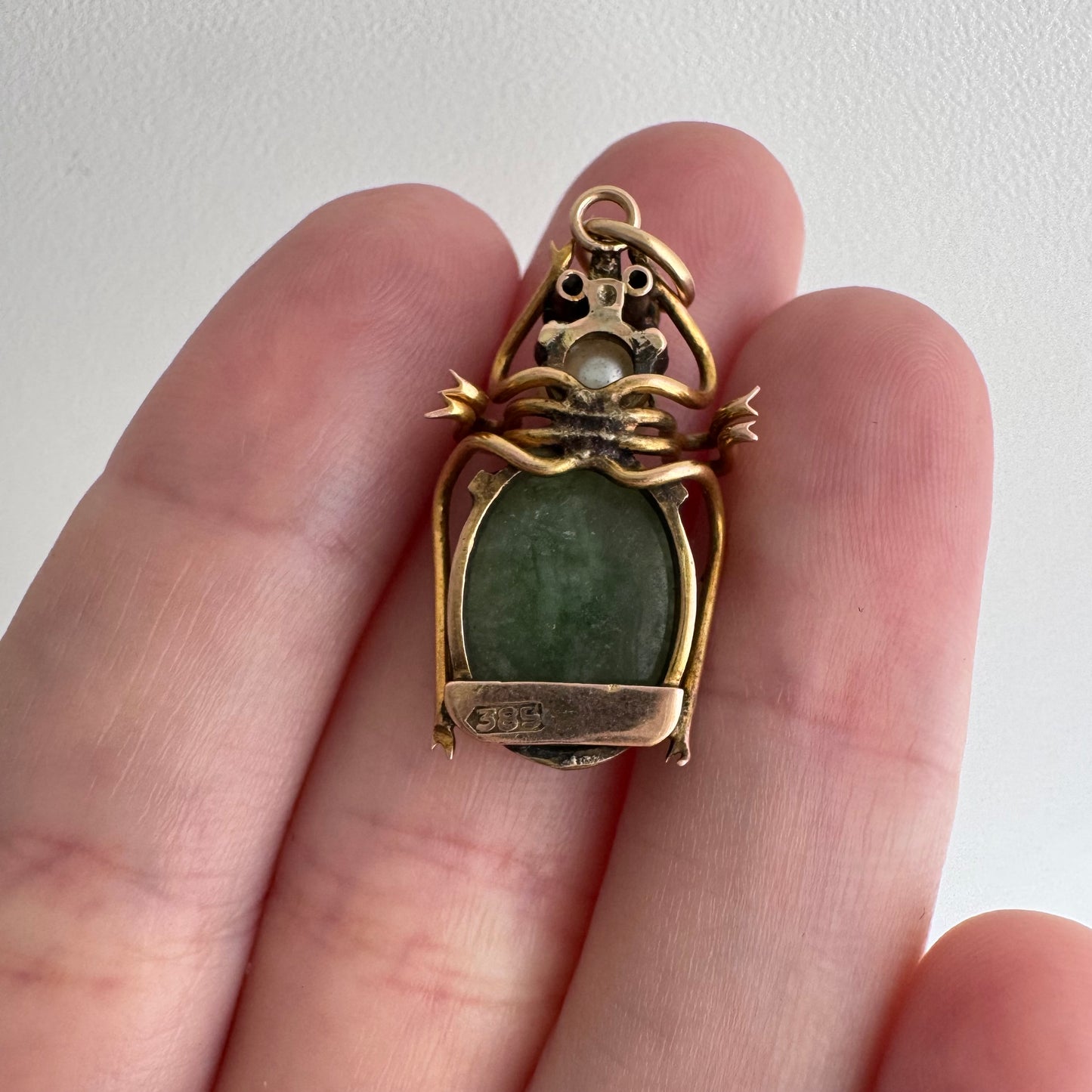 reimagined V I N T A G E // beetle cosplay / 9k 375 spider pendant / a brooch conversion