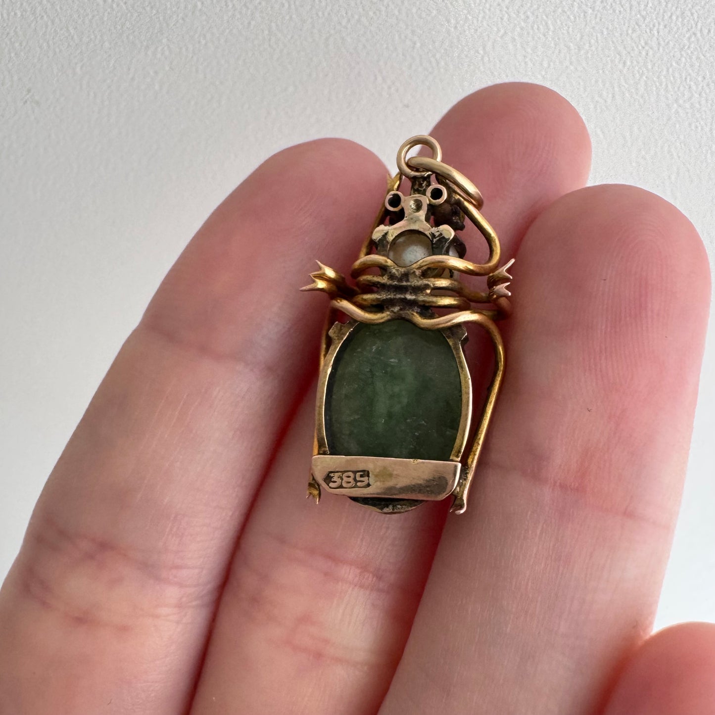 reimagined V I N T A G E // beetle cosplay / 9k 375 spider pendant / a brooch conversion