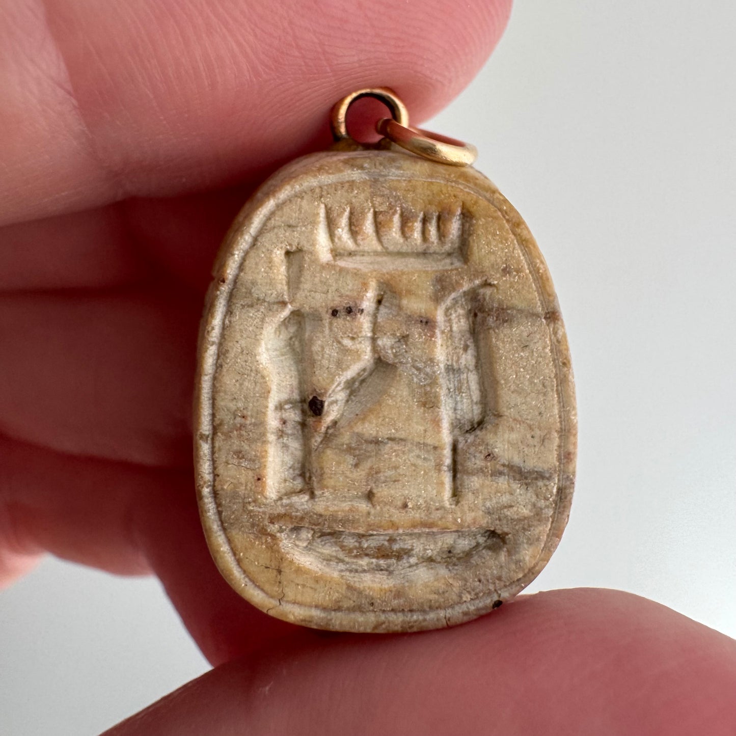 V I N T A G E // dynamic beetle / 14k and carved faience or stone scarab with maybe Horus carving / a pendant