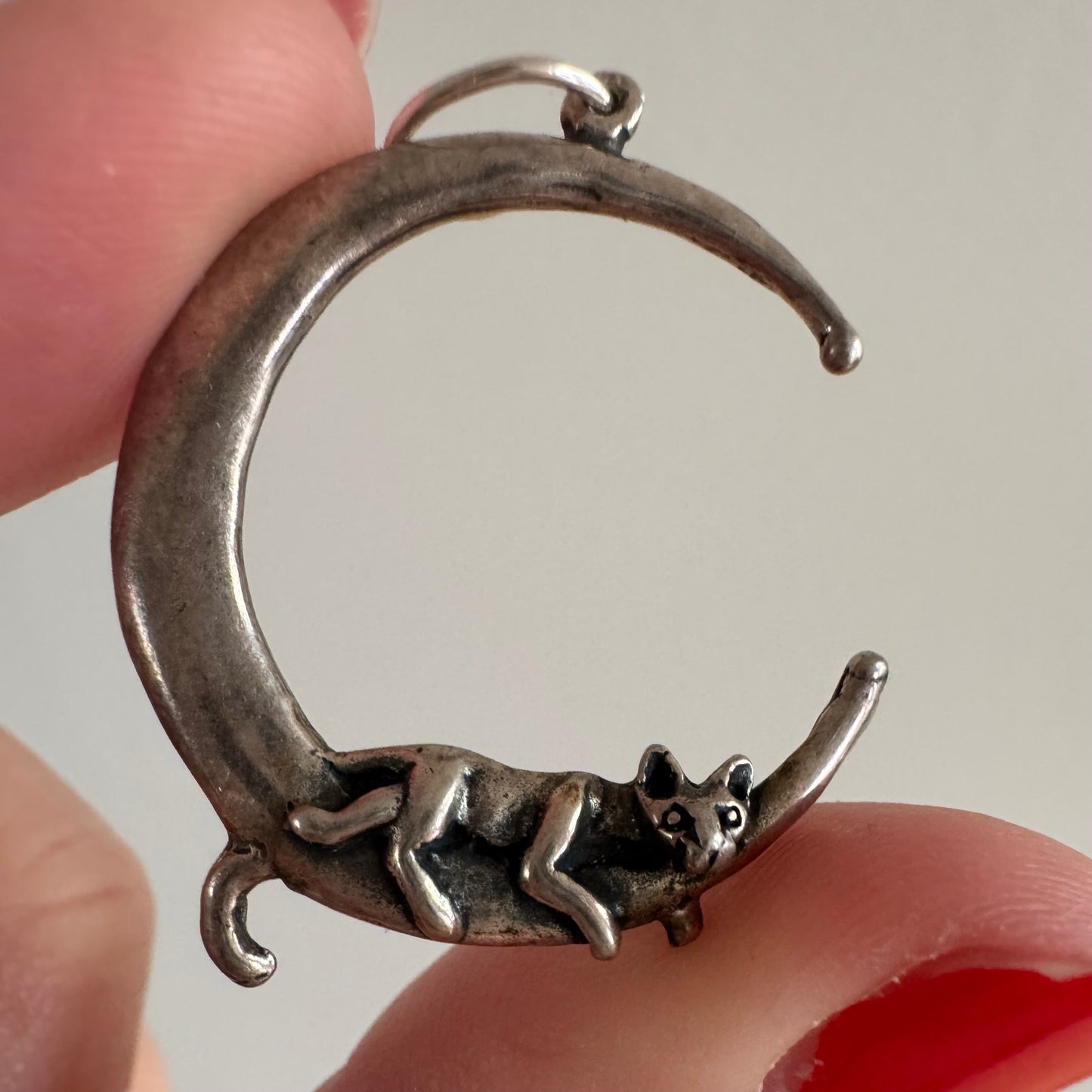 V I N T A G E // moon kitty / sterling silver cat on the moon / a pendant