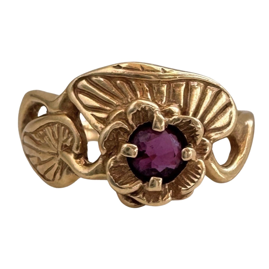 V I N T A G E // like a waterlily / 14k and rhodolite garnet floral ring / size 5.5