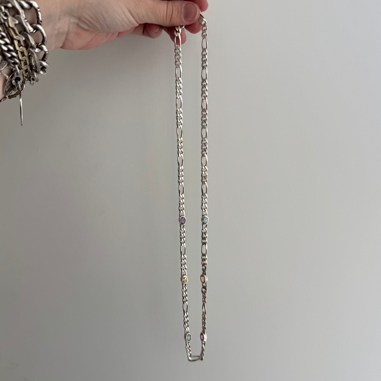 V I N T A G E // bezeled stations / Italy sterling silver figaro chain with topaz stations / 24", 31g