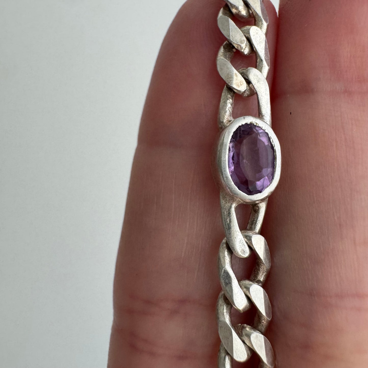 V I N T A G E // bezeled stations / Italy sterling silver figaro chain with topaz stations / 24", 31g