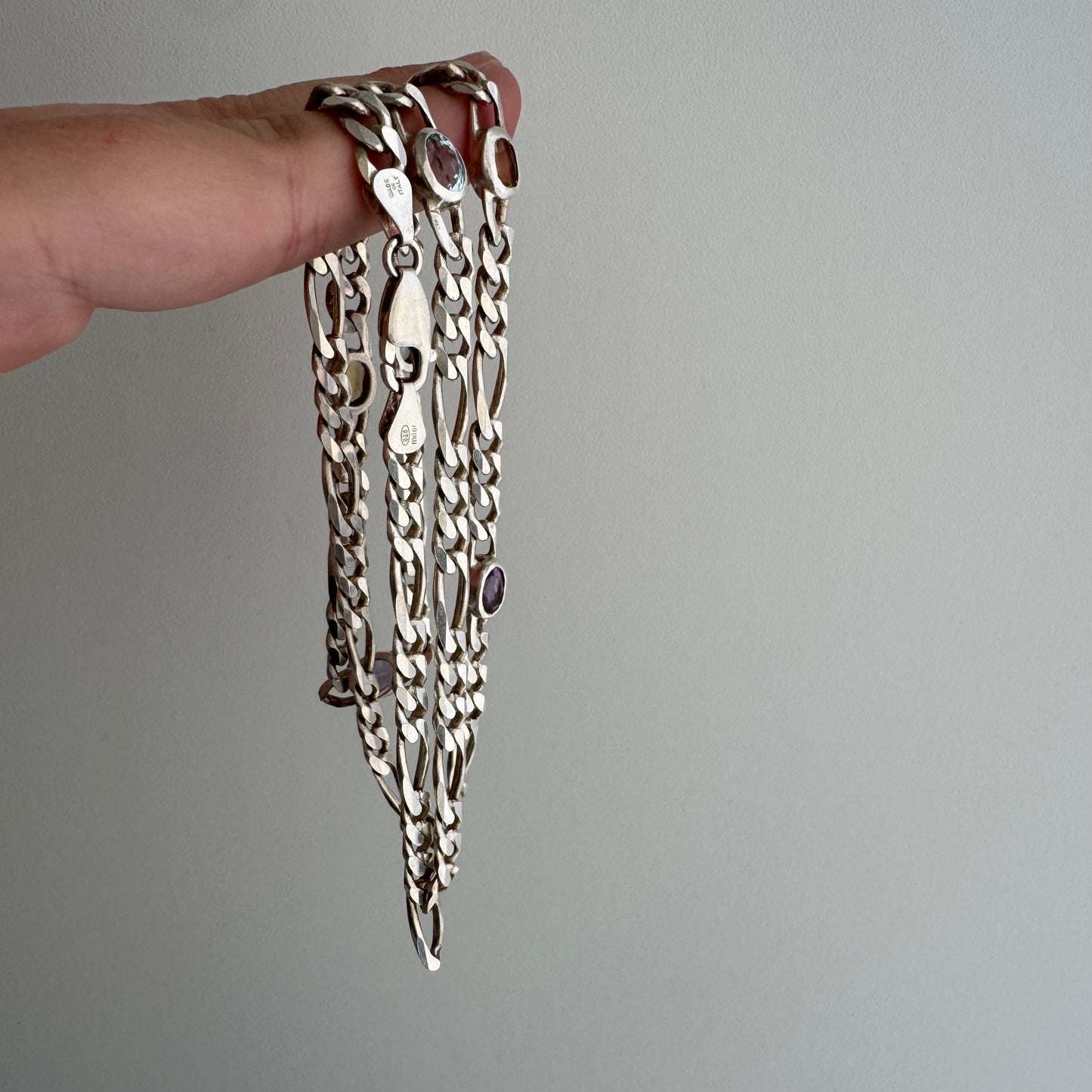 V I N T A G E // bezeled stations / Italy sterling silver figaro chain with topaz stations / 24", 31g