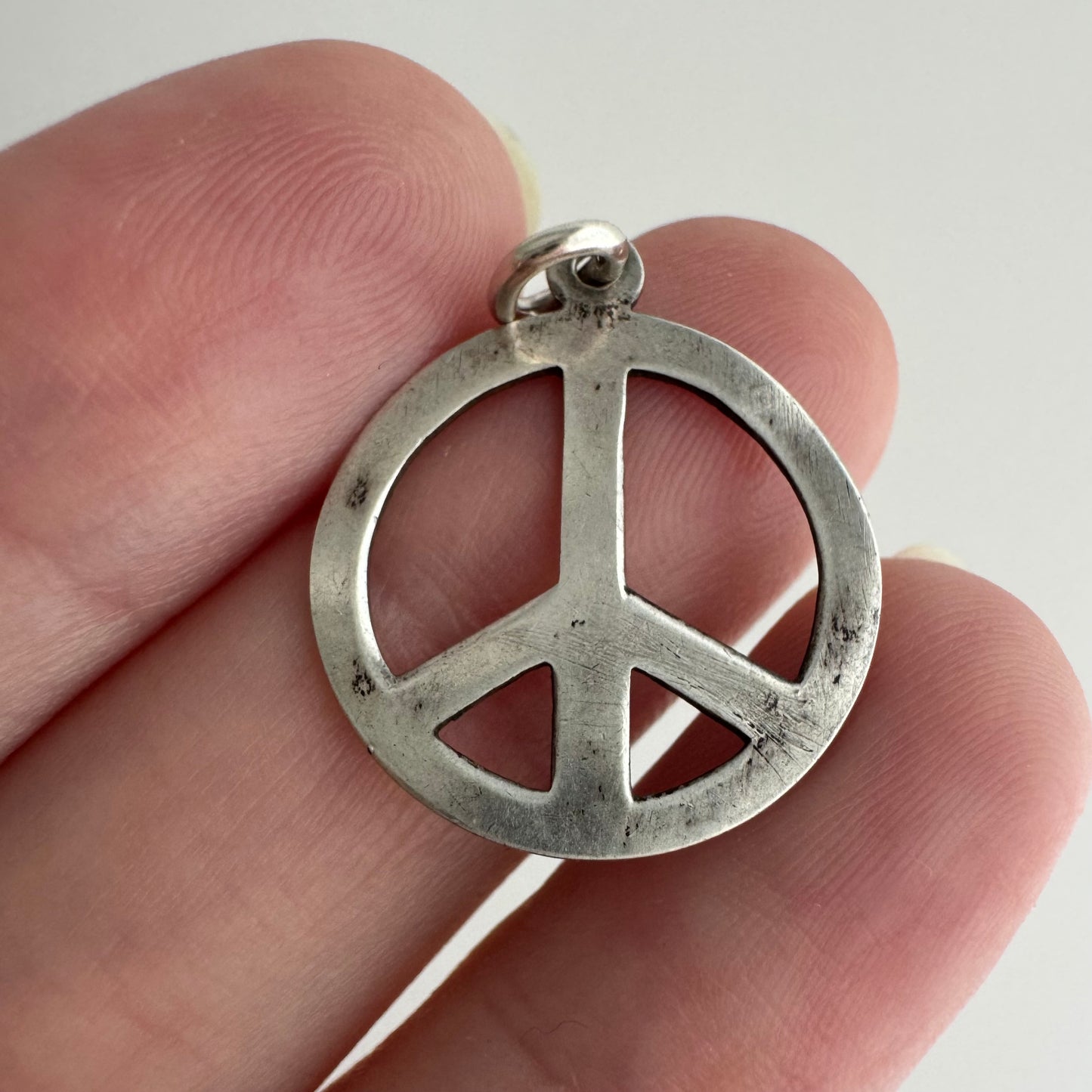 V I N T A G E // battered peace / sterling silver peace sign / a pendant