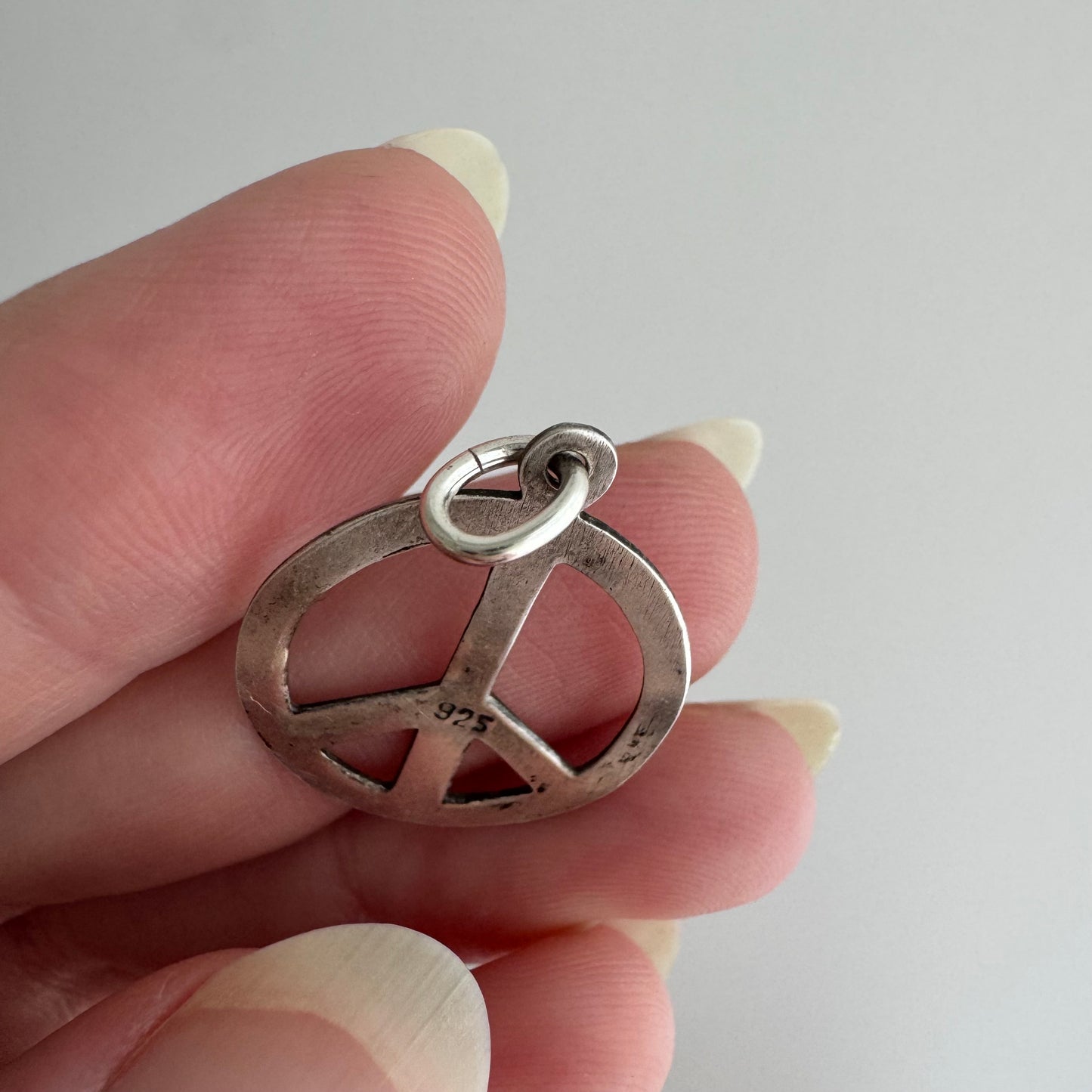 V I N T A G E // battered peace / sterling silver peace sign / a pendant