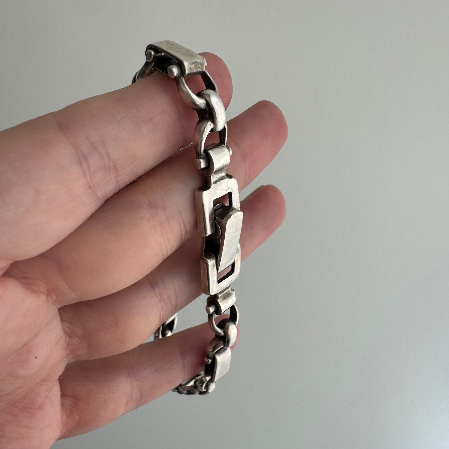 V I N T A G E // stirrup / 900 silver stirrup link geometric bracelet / 7.25", 27.2g