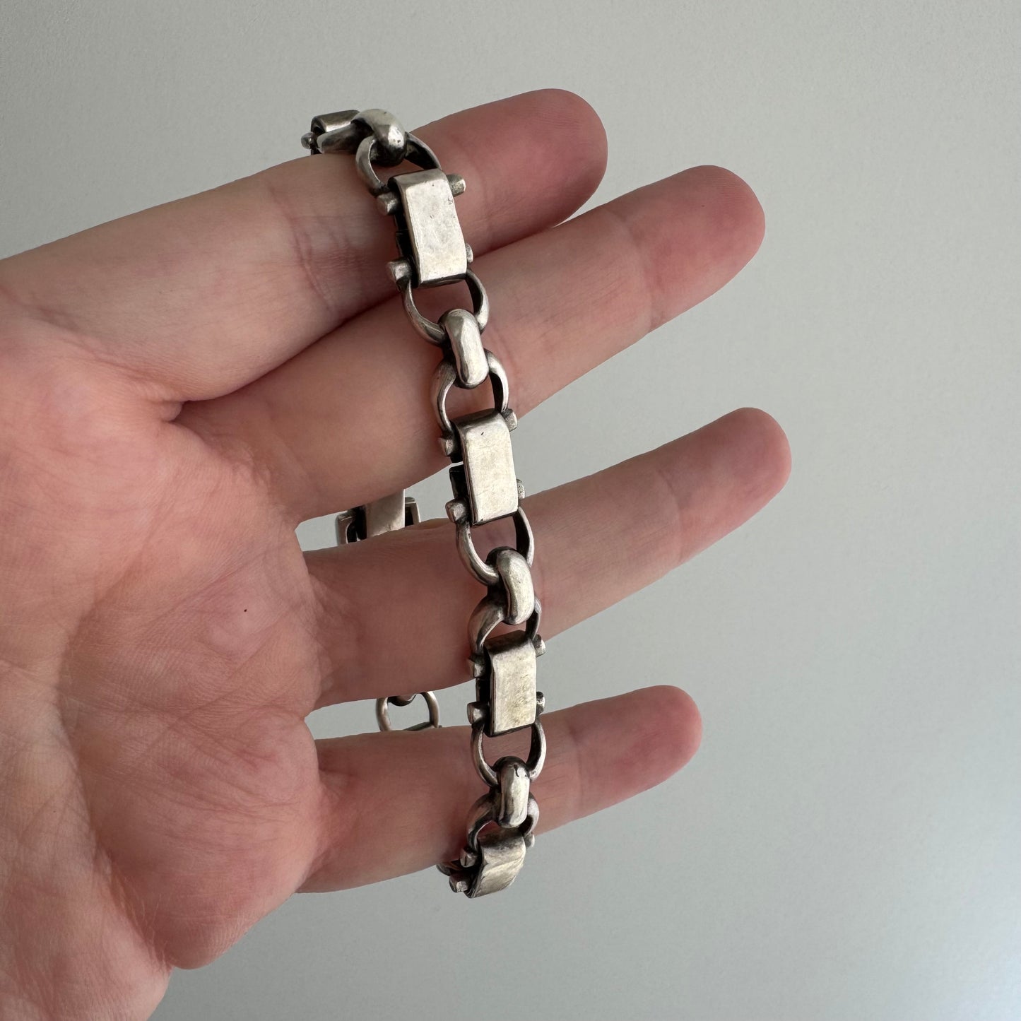 V I N T A G E // stirrup / 900 silver stirrup link geometric bracelet / 7.25", 27.2g