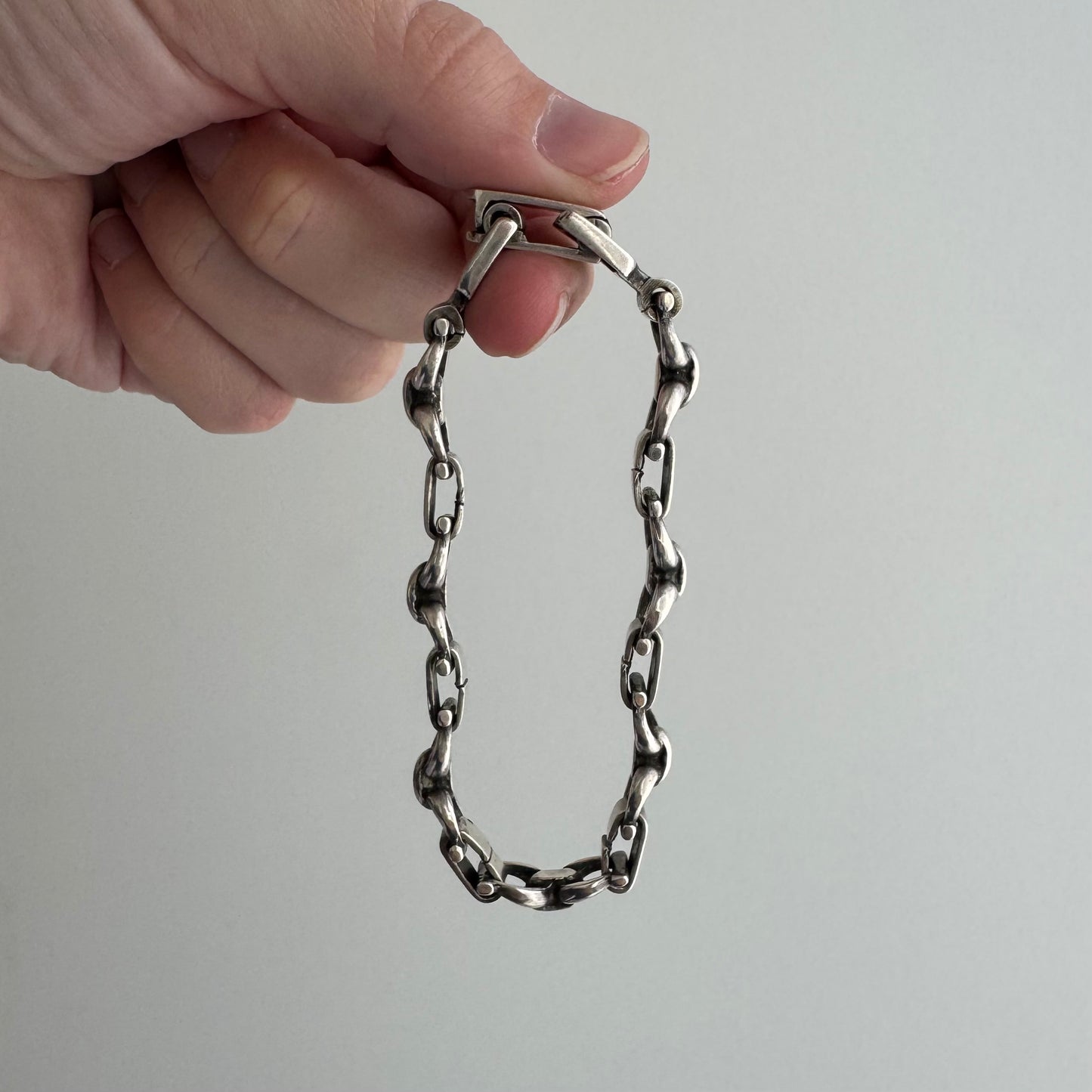 V I N T A G E // stirrup / 900 silver stirrup link geometric bracelet / 7.25", 27.2g