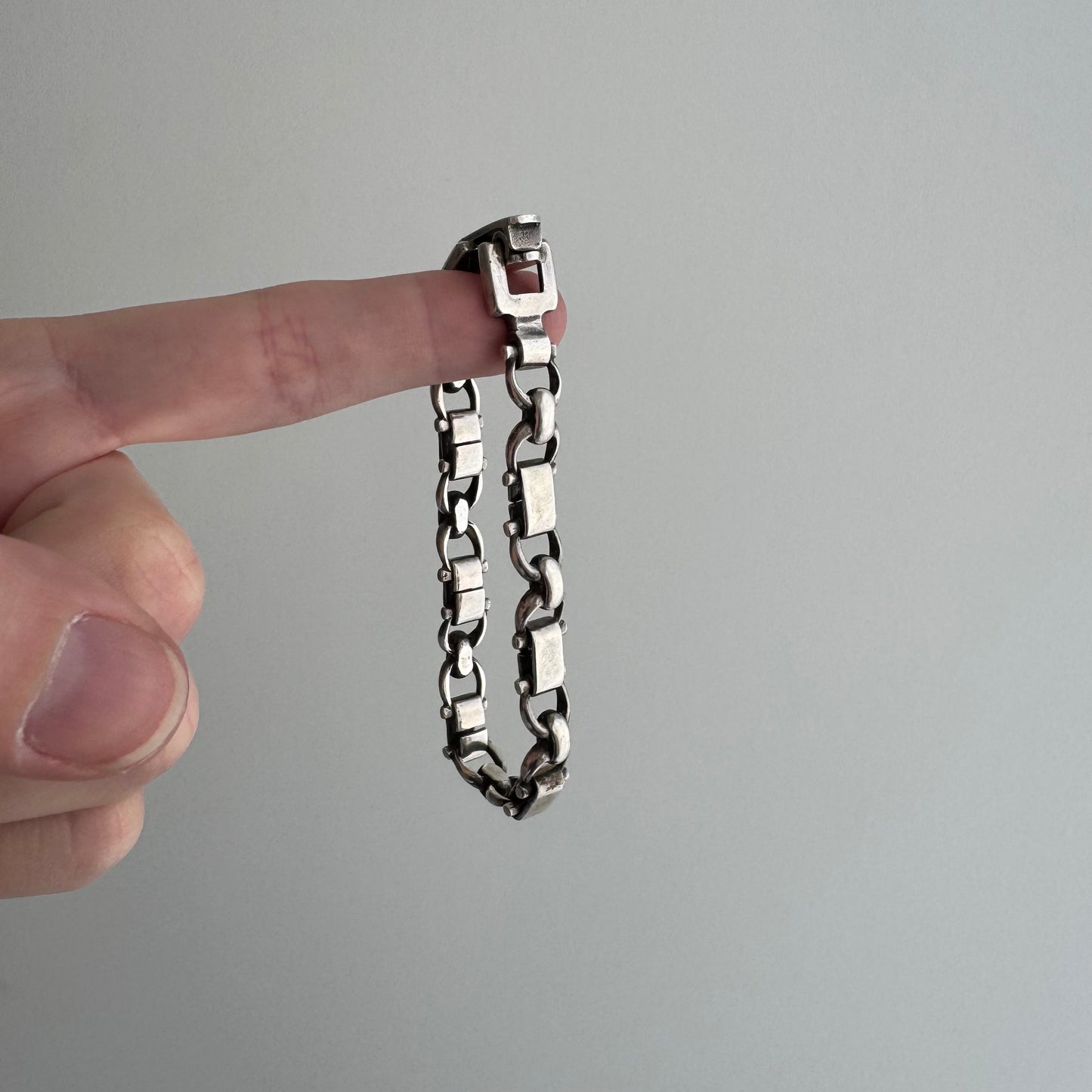 V I N T A G E // stirrup / 900 silver stirrup link geometric bracelet / 7.25", 27.2g