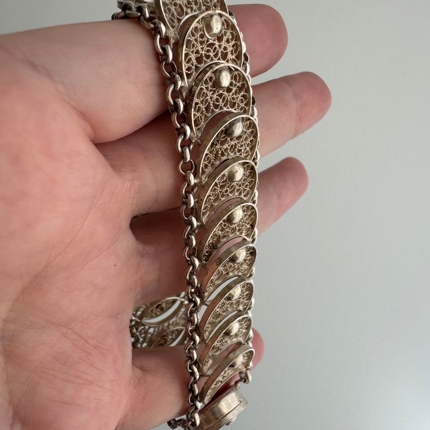 V I N T A G E // many many moons / eastern European 835 silver crescent moon filigree link flat chain bracelet / 7.75", 25g