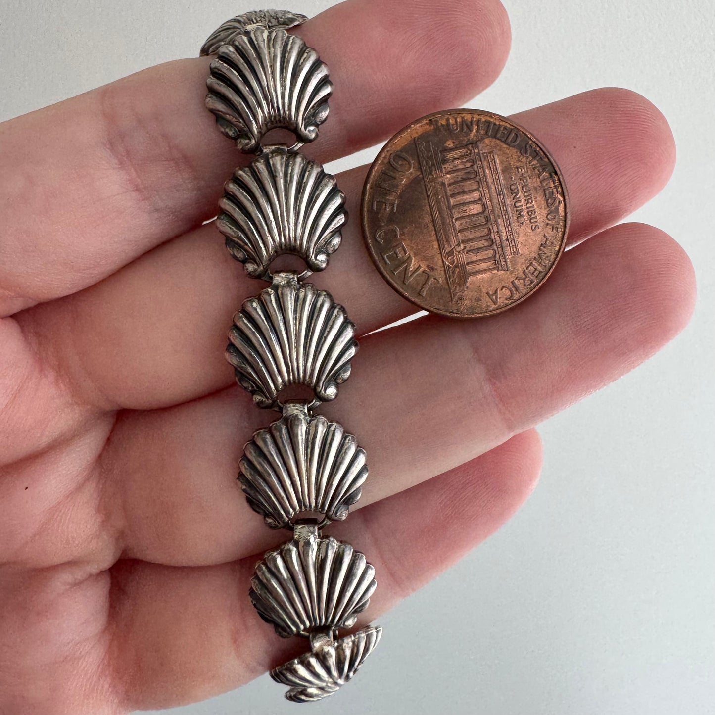 V I N T A G E // beach comber / sterling silver shell link bracelet by Beau / 7.5", 9.5g