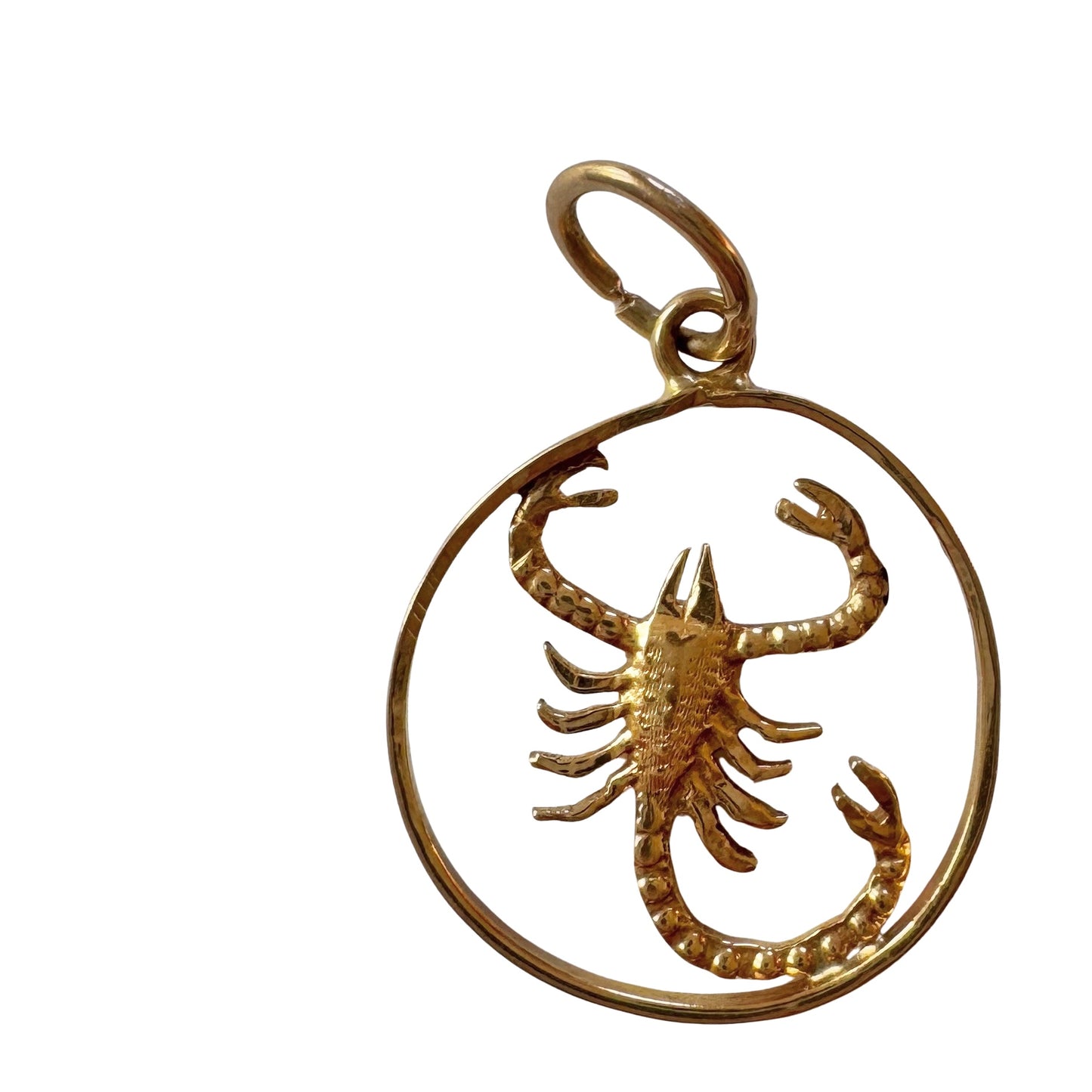 V I N T A G E // the scorpion / 18k yellow gold mid century Scorpio zodiac / a pendant