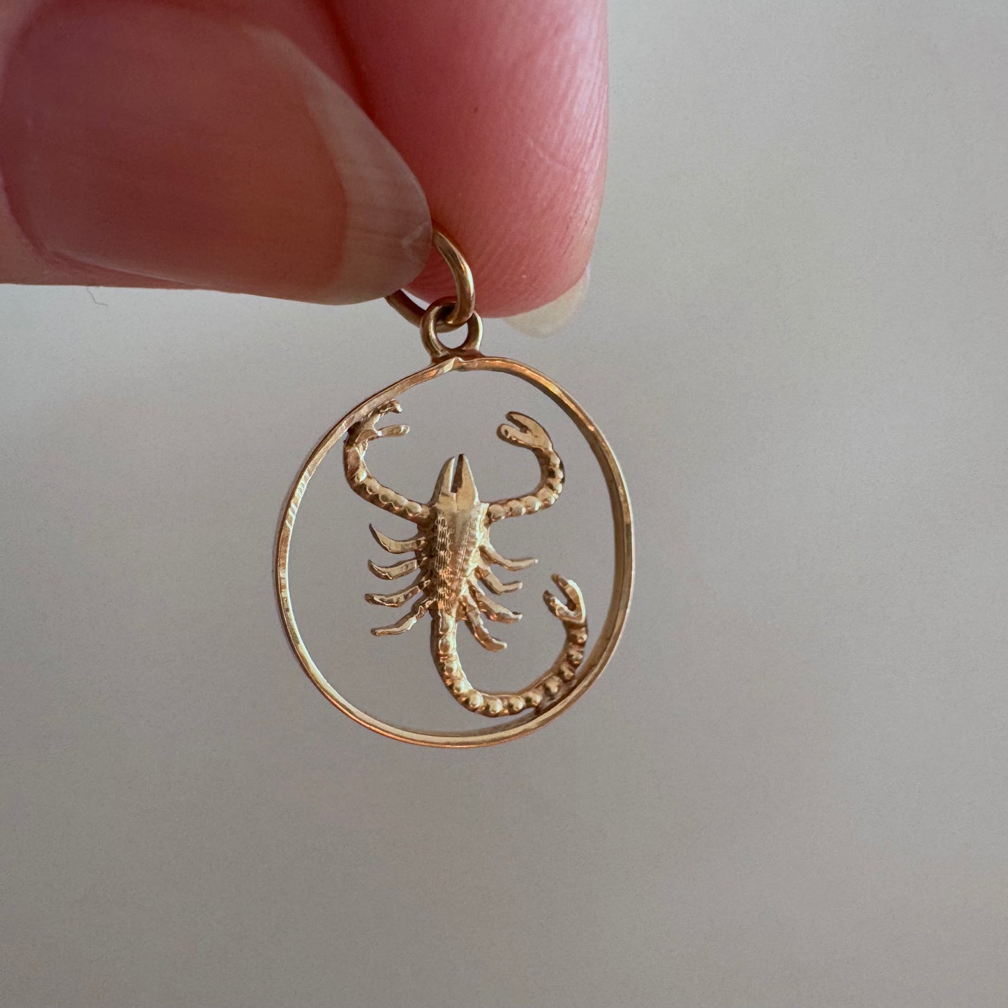 V I N T A G E // the scorpion / 18k yellow gold mid century Scorpio zodiac / a pendant