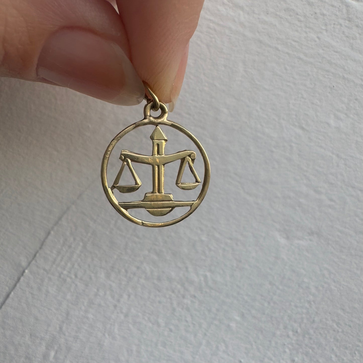 V I N T A G E // scales of justice / 14k yellow gold mid century Libra zodiac / a pendant