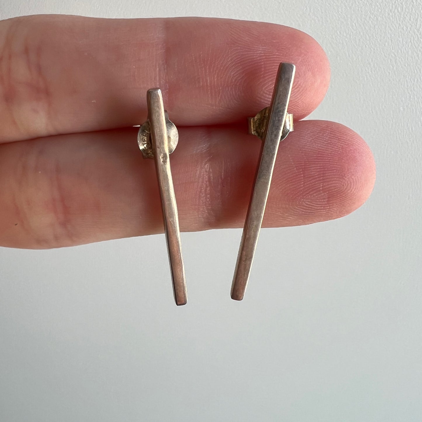 V I N T A G E // straight and narrow / sterling silver bar post earrings