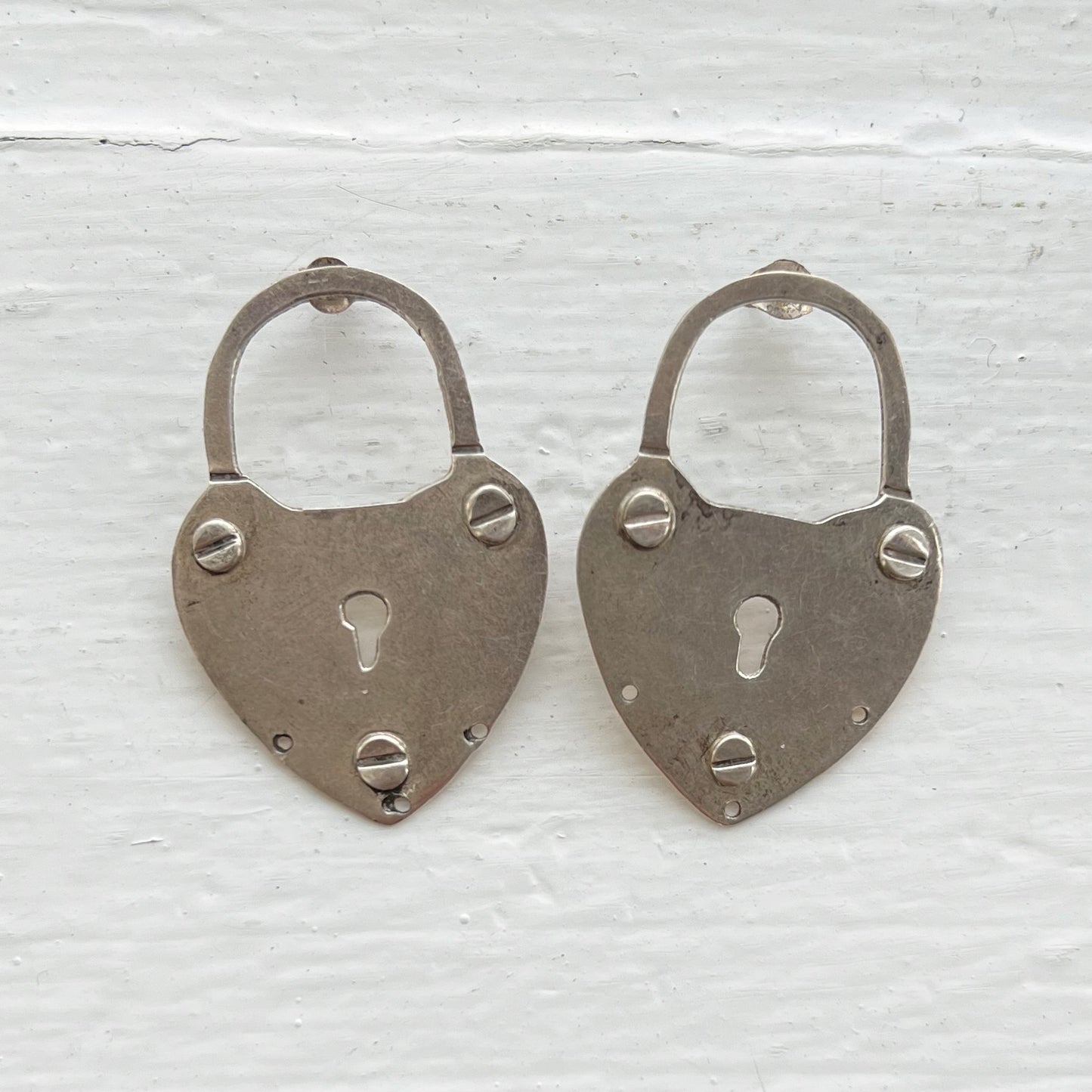 V I N T A G E // love locks / sterling silver heart padlock design post earrings