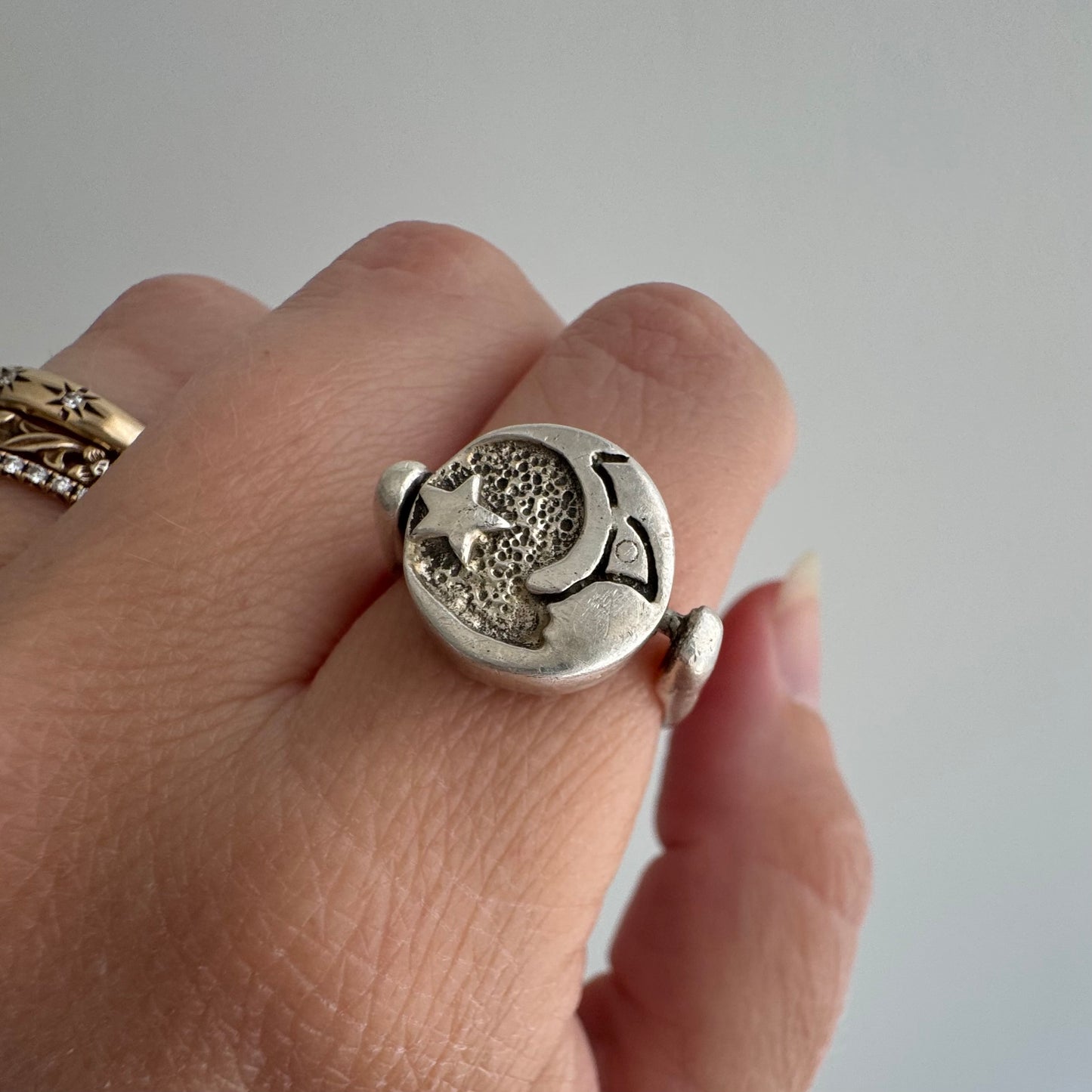 V I N T A G E // familiar cycle / sterling silver sun and moon face flip ring / size 7