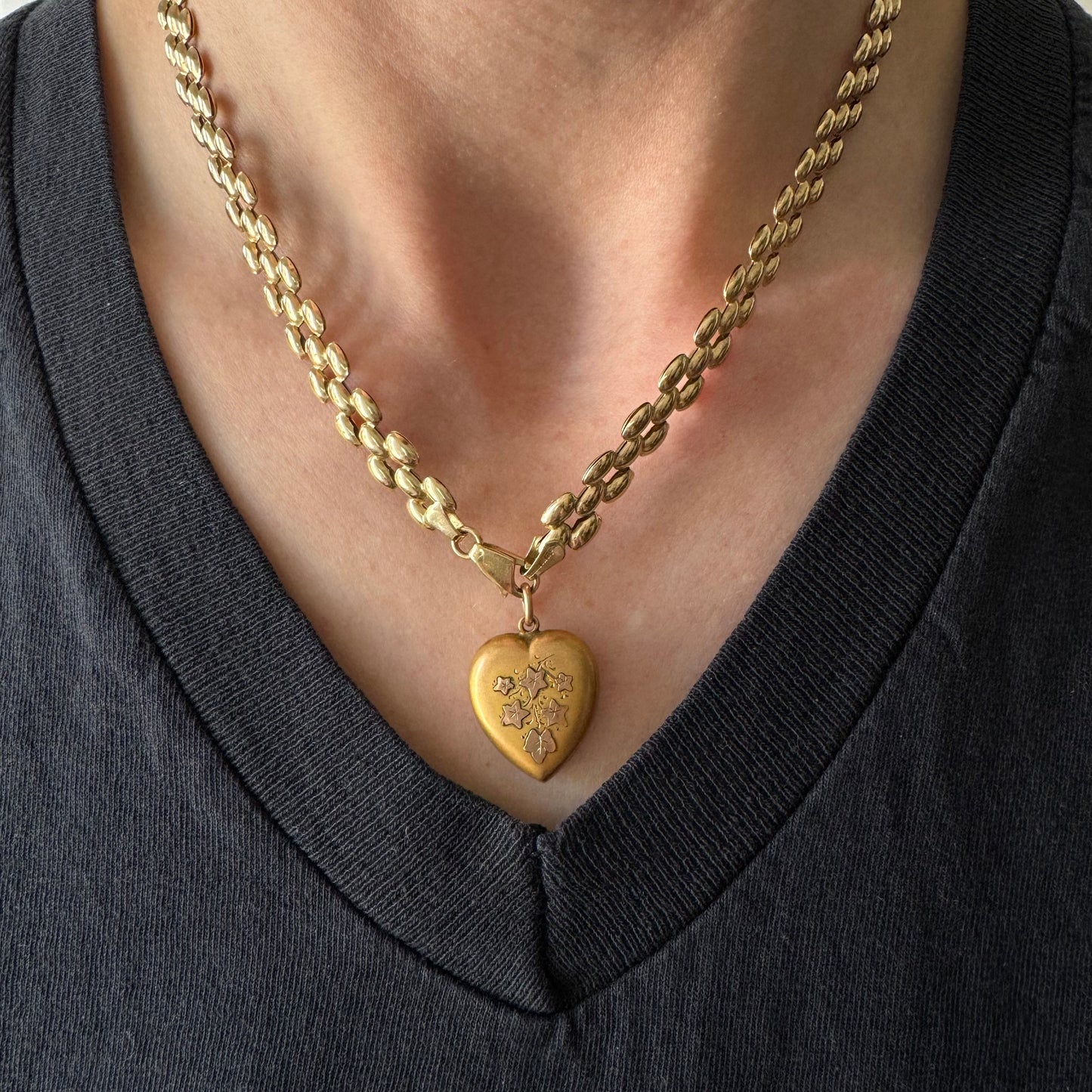 P R E - L O V E D // like a panther / 10k yellow gold puffy panther link necklace / 17", 8g