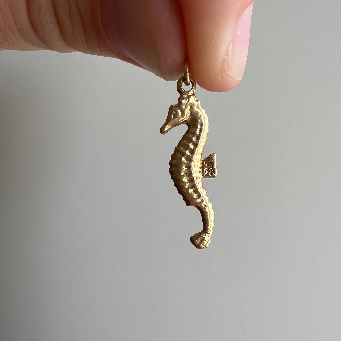 V I N T A G E // Mr Mom / 14k yellow gold sea horse charm or pendant