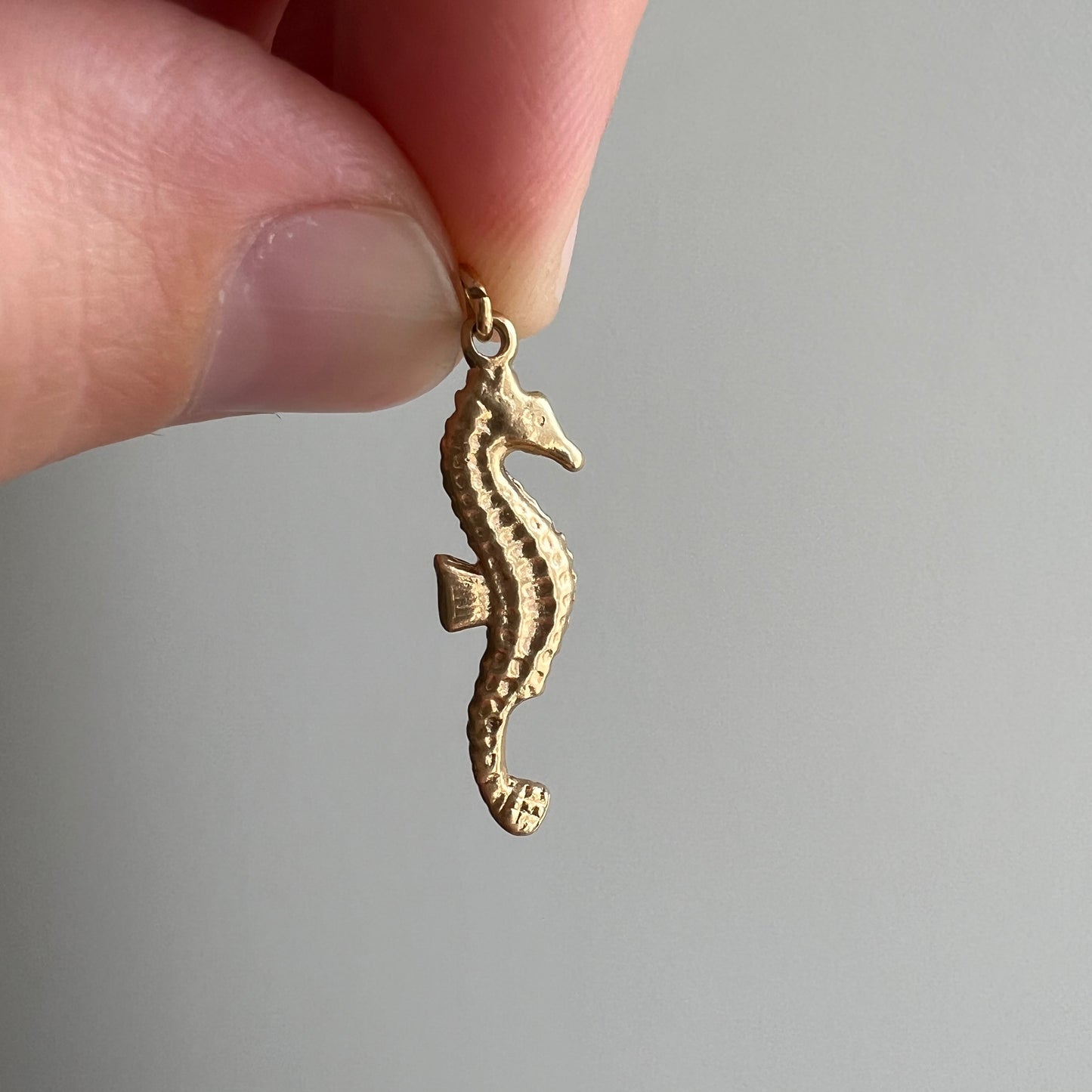 V I N T A G E // Mr Mom / 14k yellow gold sea horse charm or pendant