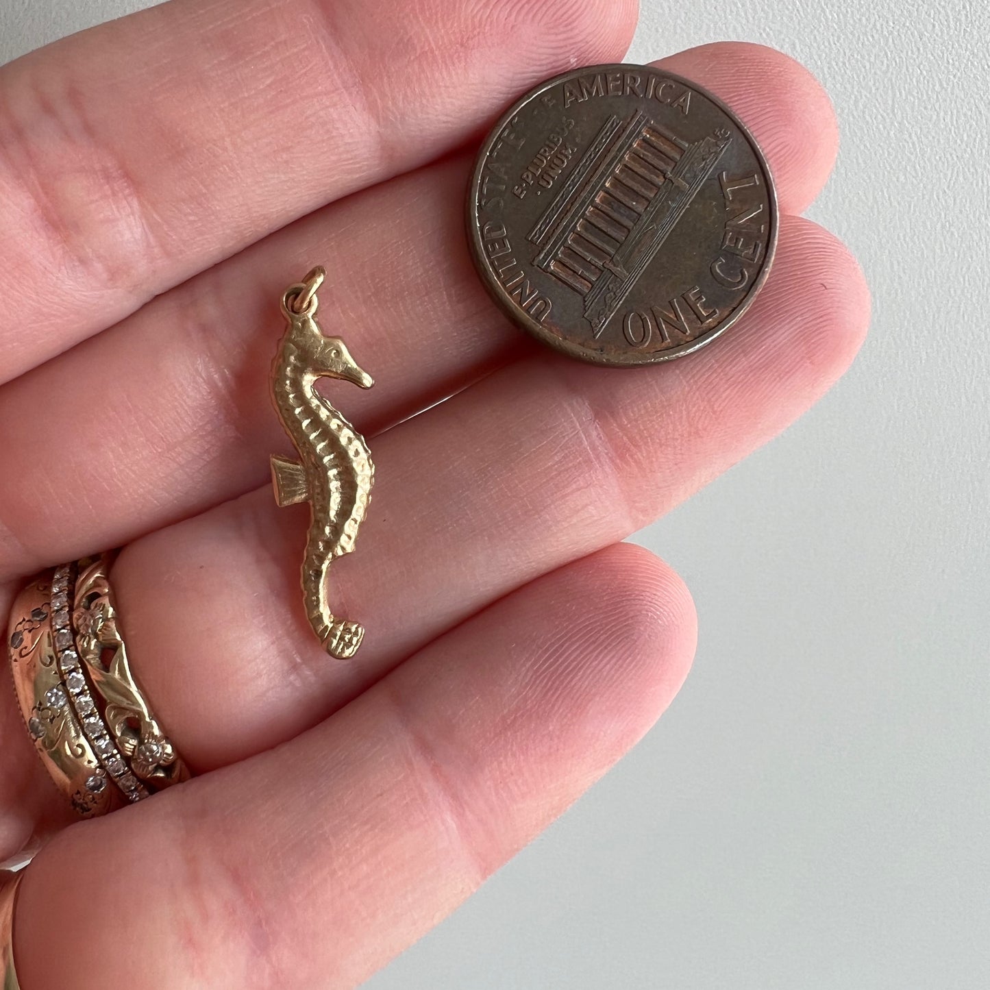 V I N T A G E // Mr Mom / 14k yellow gold sea horse charm or pendant