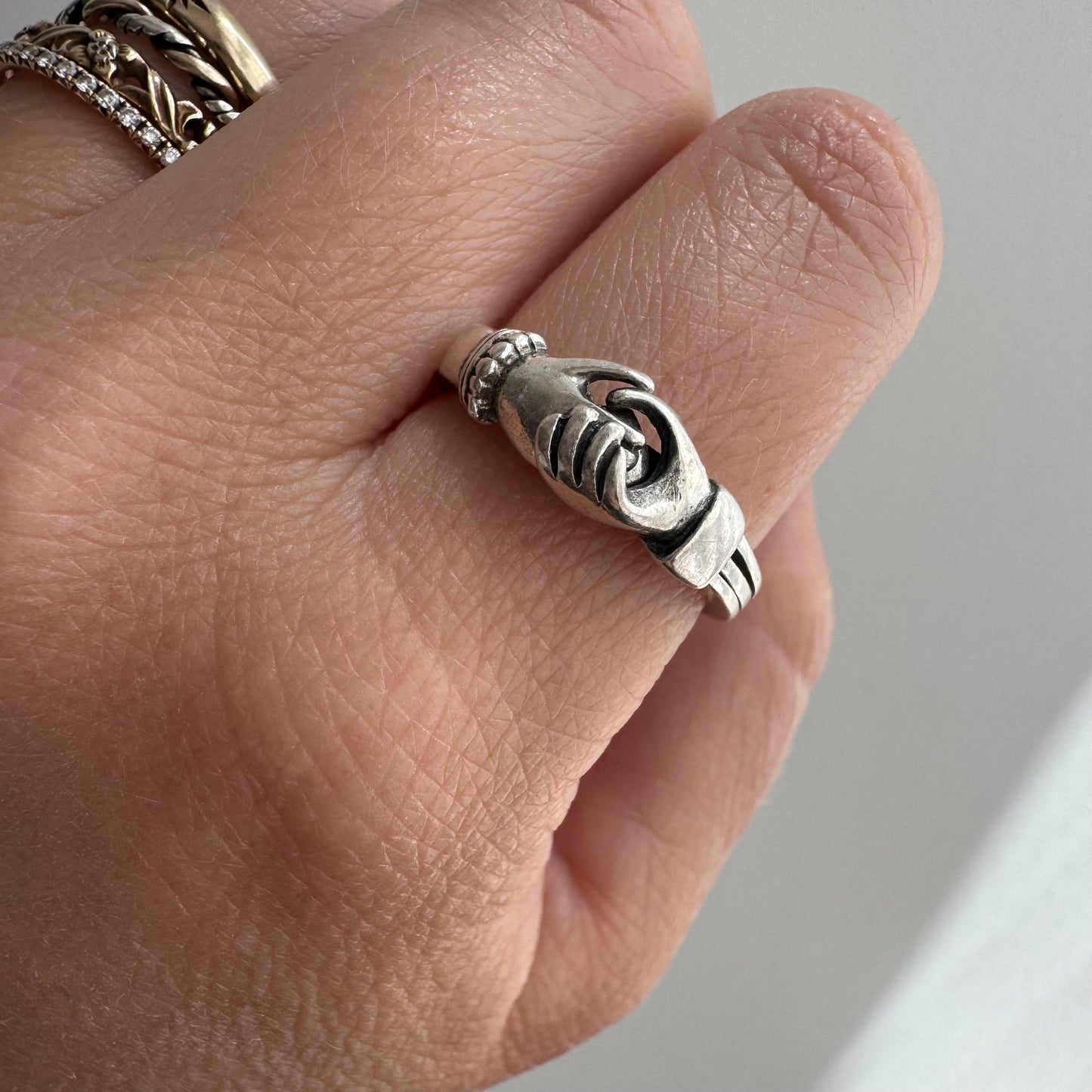 V I N T A G E // fabulous fede / sterling silver hinged fede gimmel ring / size 7.75