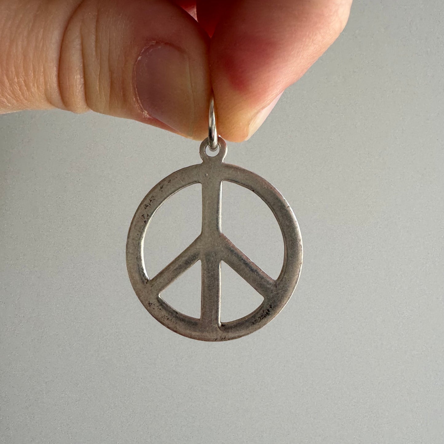 V I N T A G E // worthy goal / sterling silver cut out peace sign / a pendant or large charm