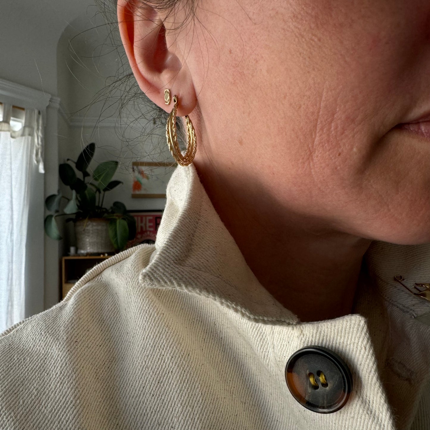 V I N T A G E // gold fiber arts / 14k twisted rope oval latch back hoop earrings / 1+ inch