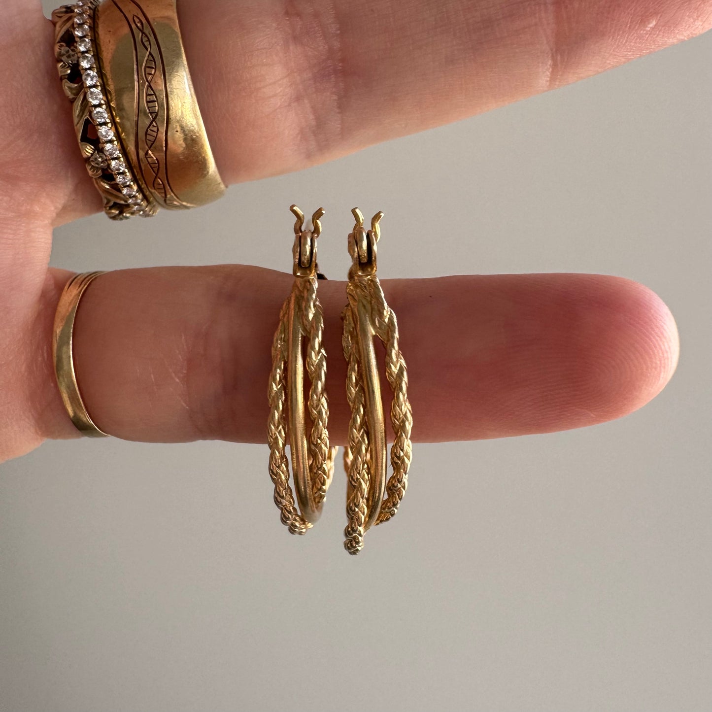 V I N T A G E // gold fiber arts / 14k twisted rope oval latch back hoop earrings / 1+ inch