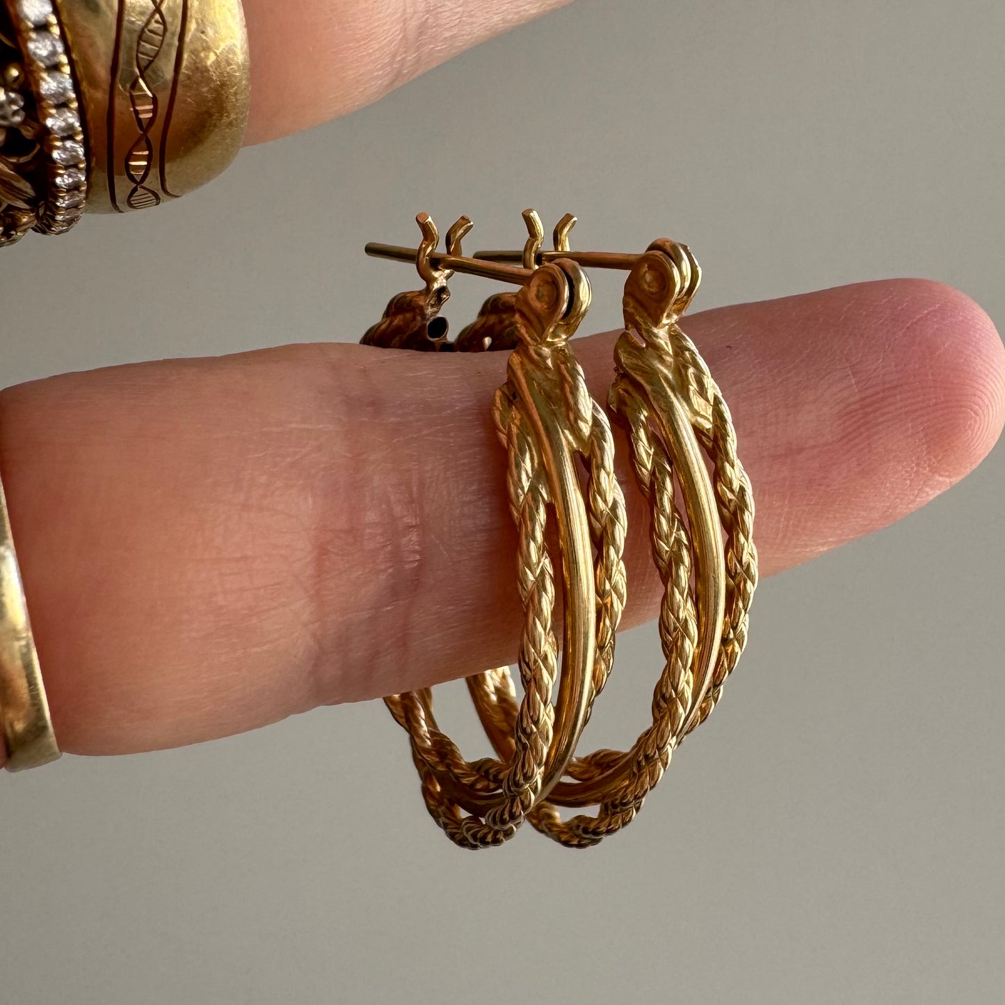 V I N T A G E // gold fiber arts / 14k twisted rope oval latch back hoop earrings / 1+ inch