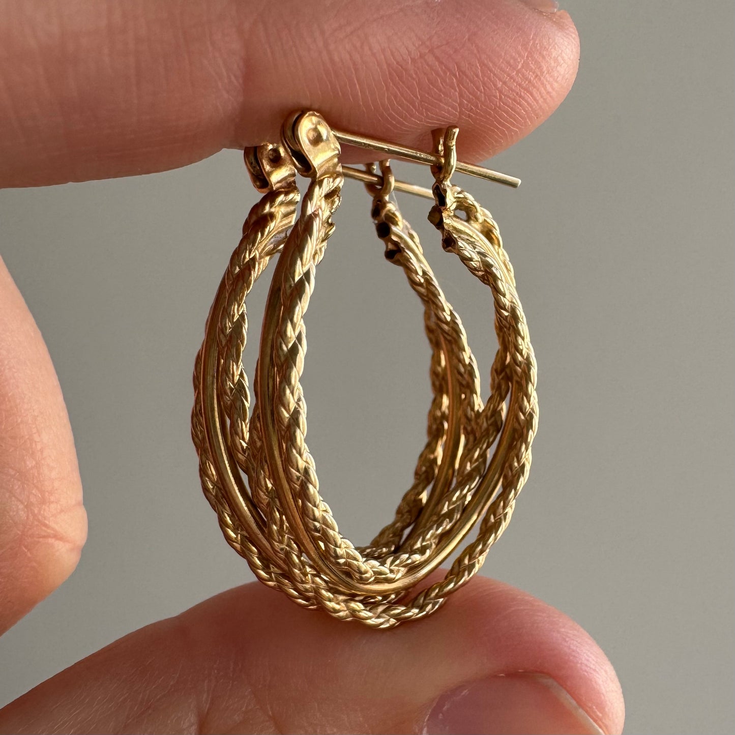 V I N T A G E // gold fiber arts / 14k twisted rope oval latch back hoop earrings / 1+ inch