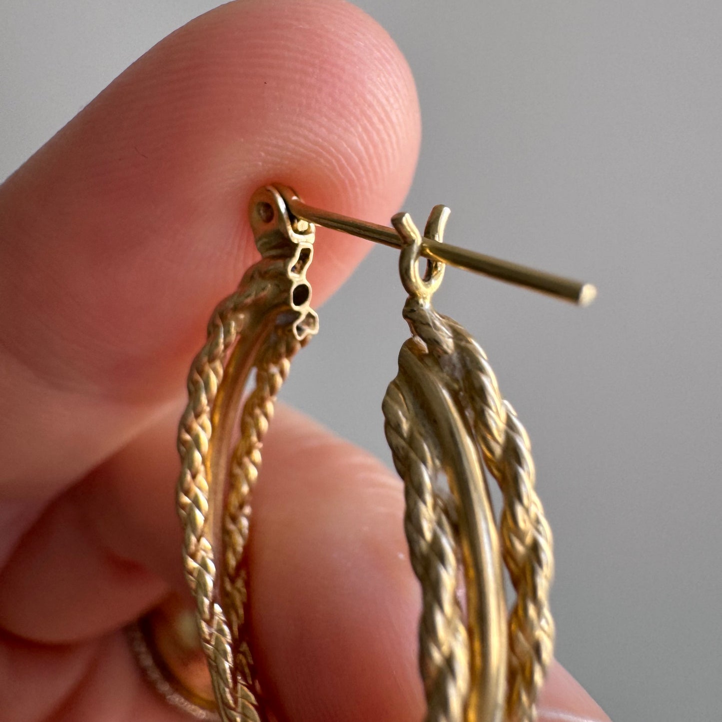 V I N T A G E // gold fiber arts / 14k twisted rope oval latch back hoop earrings / 1+ inch