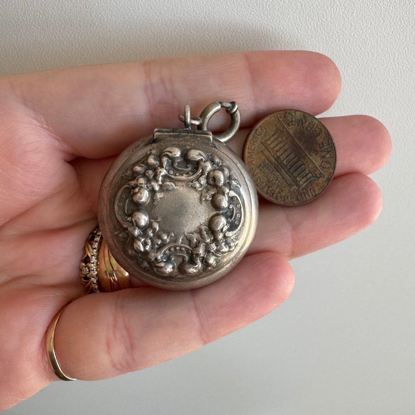 A N T I Q U E // repousse compartment / sterling silver pill box or rosary case / a pendant