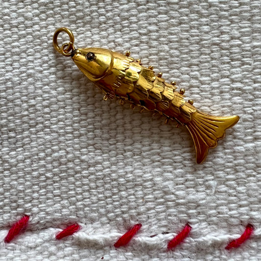V I N T A G E // slippery fish / 14k yellow gold articulated fish / pendant or charm