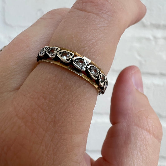 V I N T A G E // ambiguous hearts / sterling silver and 9k gold eternity band / size 7.25-7.5