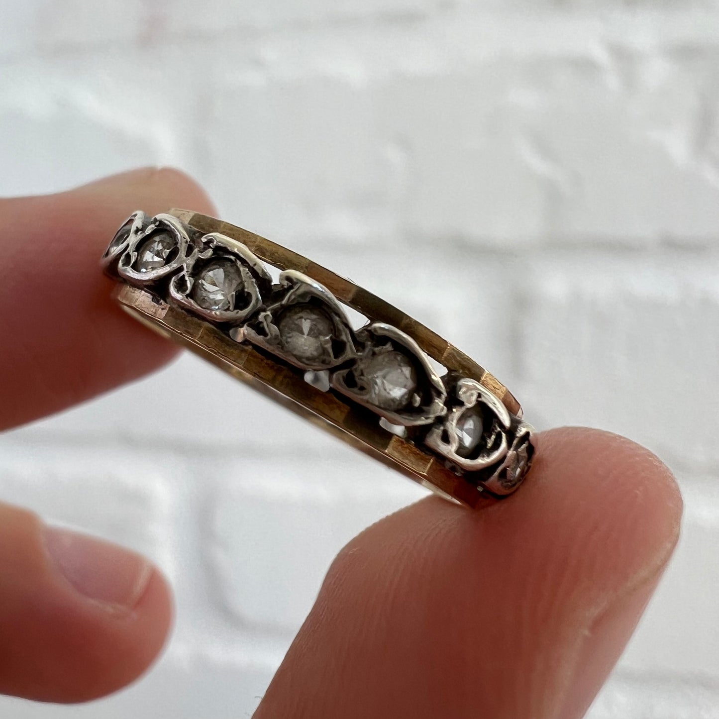 V I N T A G E // ambiguous hearts / sterling silver and 9k gold eternity band / size 7.25-7.5