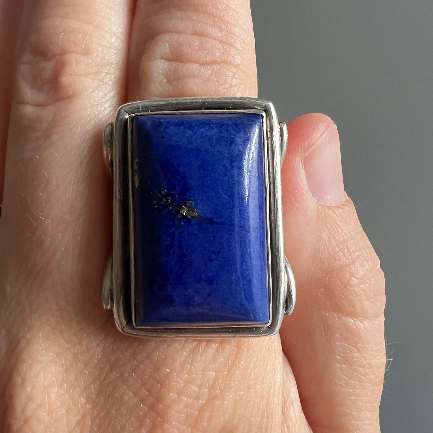 V I N T A G E // midnight solstice skies / sterling silver and lapis ring / size 8-8.25