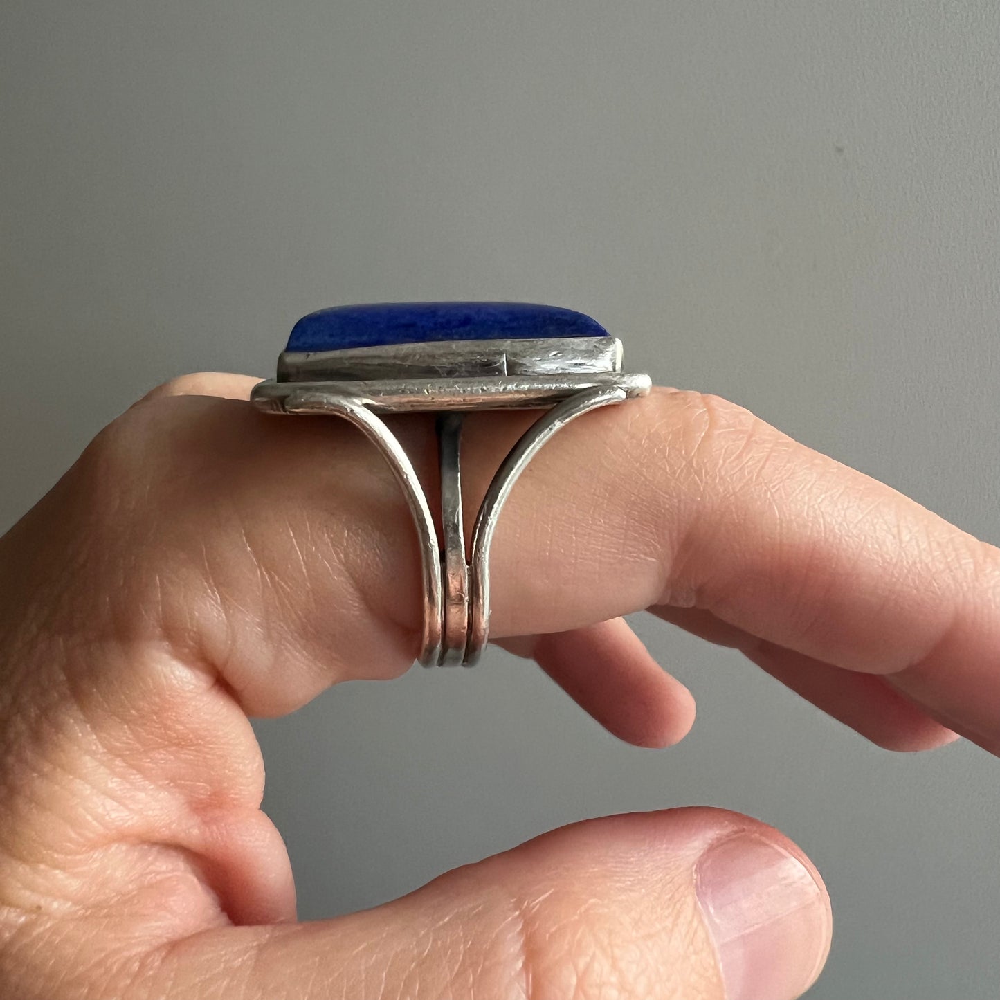 V I N T A G E // midnight solstice skies / sterling silver and lapis ring / size 8-8.25