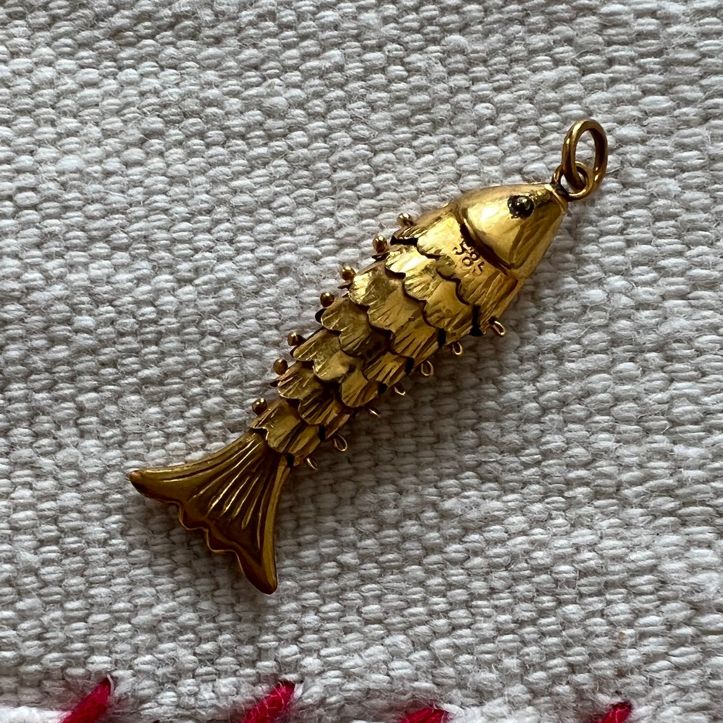 V I N T A G E // slippery fish / 14k yellow gold articulated fish / pendant or charm