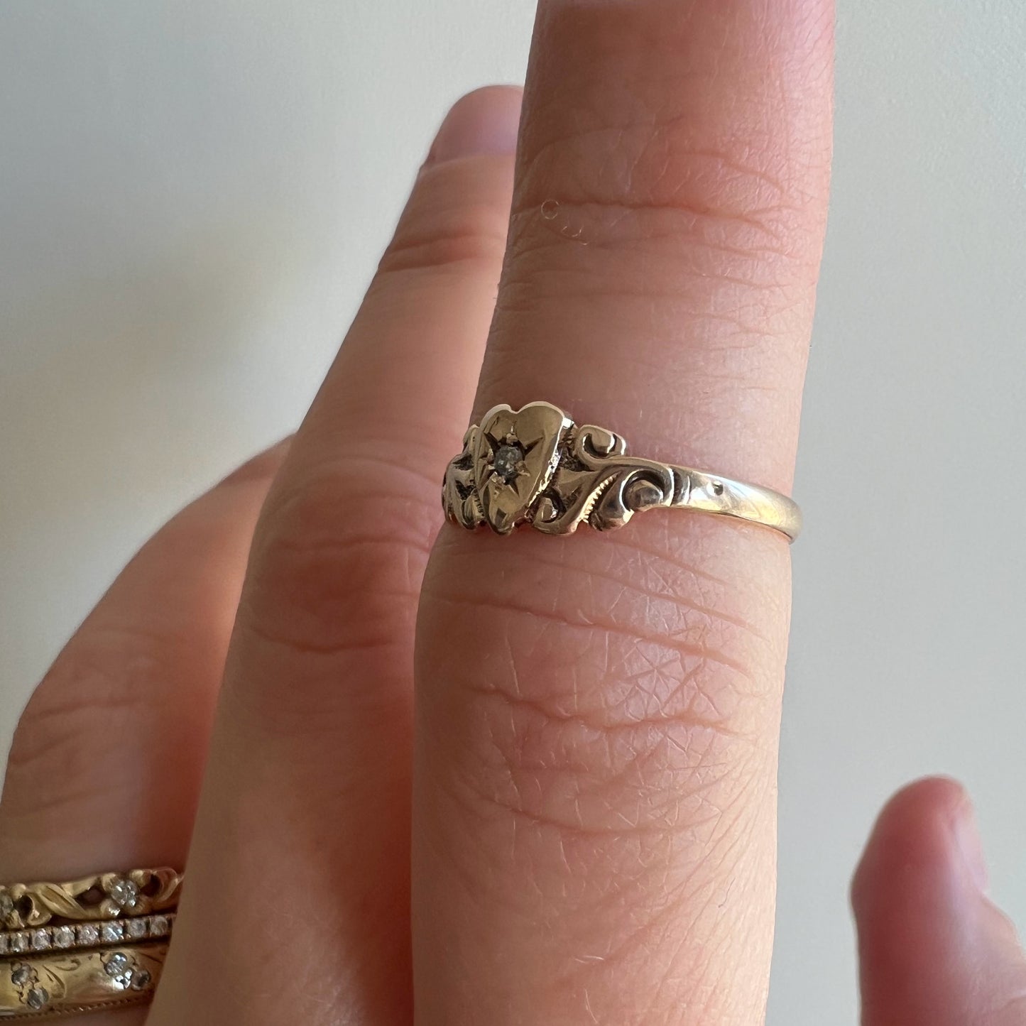 A N T I Q U E // starburst love / 10k rosy yellow gold mini signet ring / size 4.25