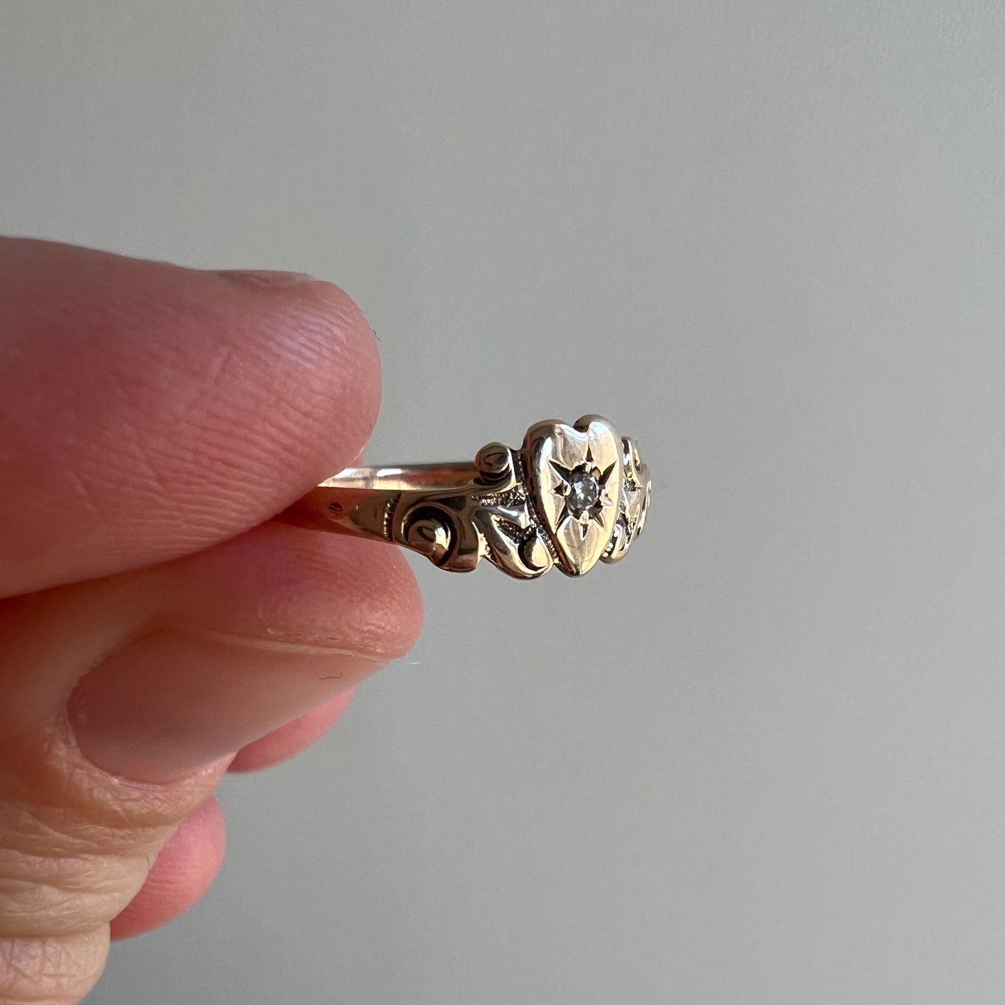 A N T I Q U E // starburst love / 10k rosy yellow gold mini signet ring / size 4.25