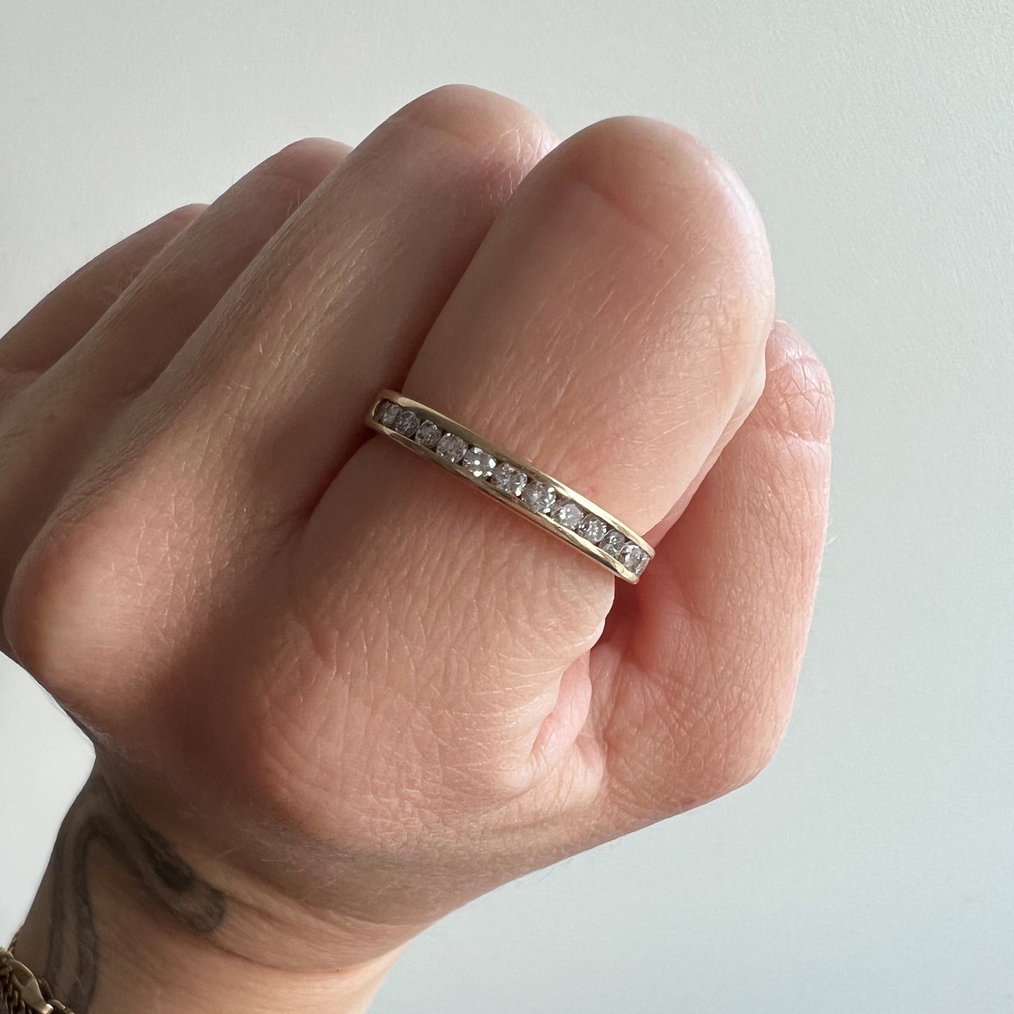 V I N T A G E // sparkle row / 14k yellow gold with diamonds / size 8 to 8.25