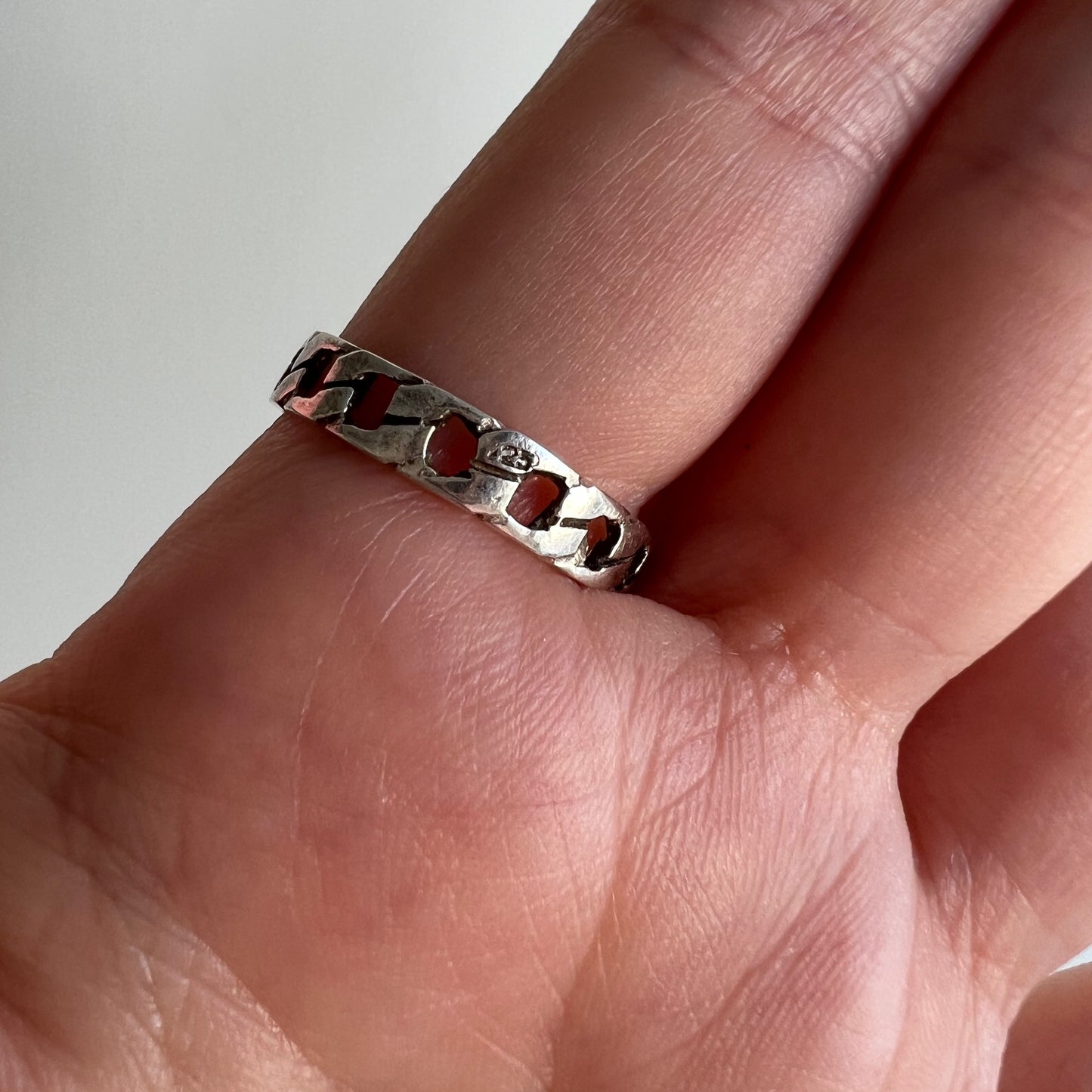 V I N T A G E // interrupted eternity / sterling silver ID curb chain ring / size 7-7.25