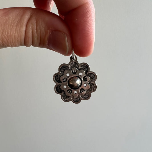 V I N T A G E // endless bloom / sterling silver stamped flower pendant