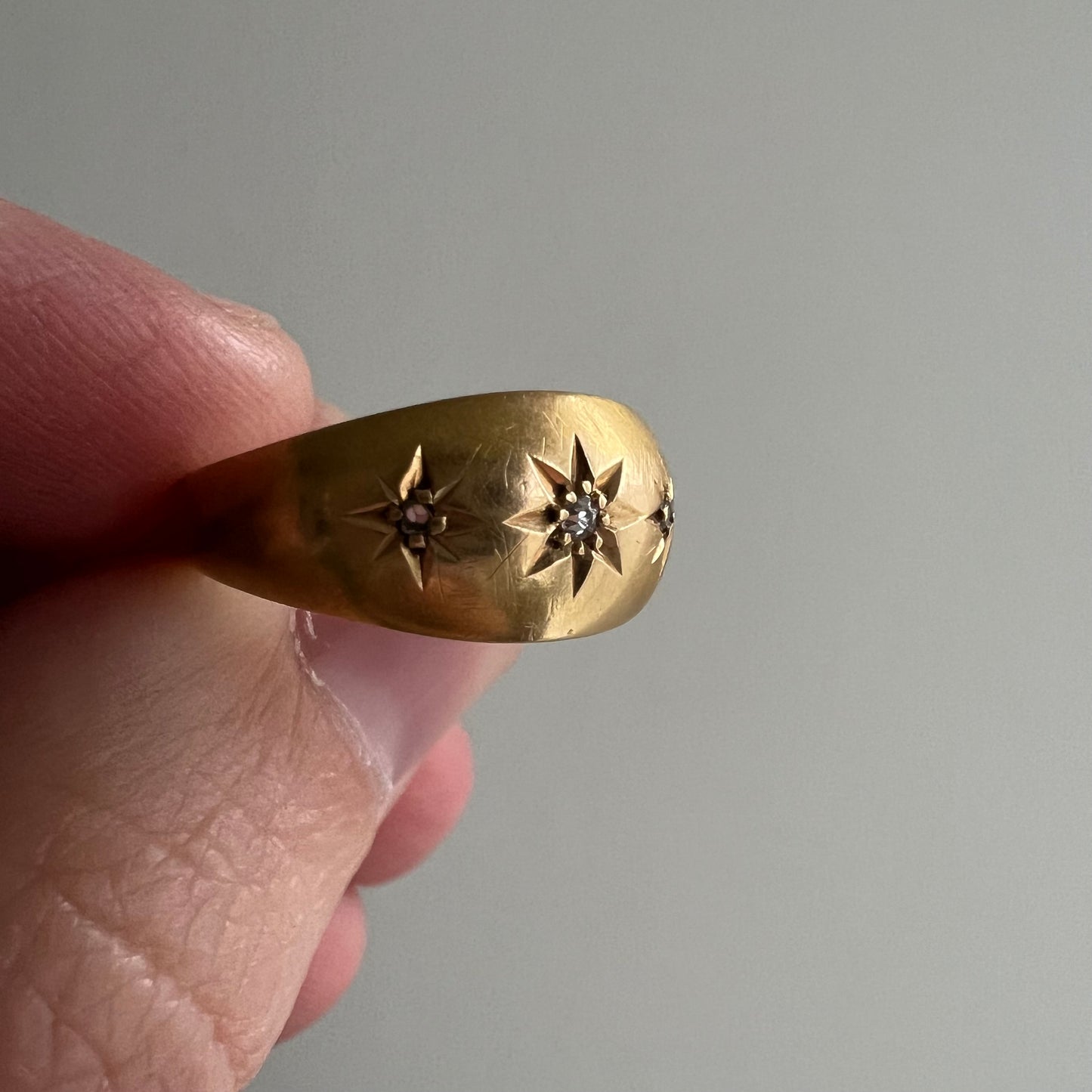 A N T I Q U E // starscape / 18k bright yellow gold ring with diamonds / size 6.25 to 6.5