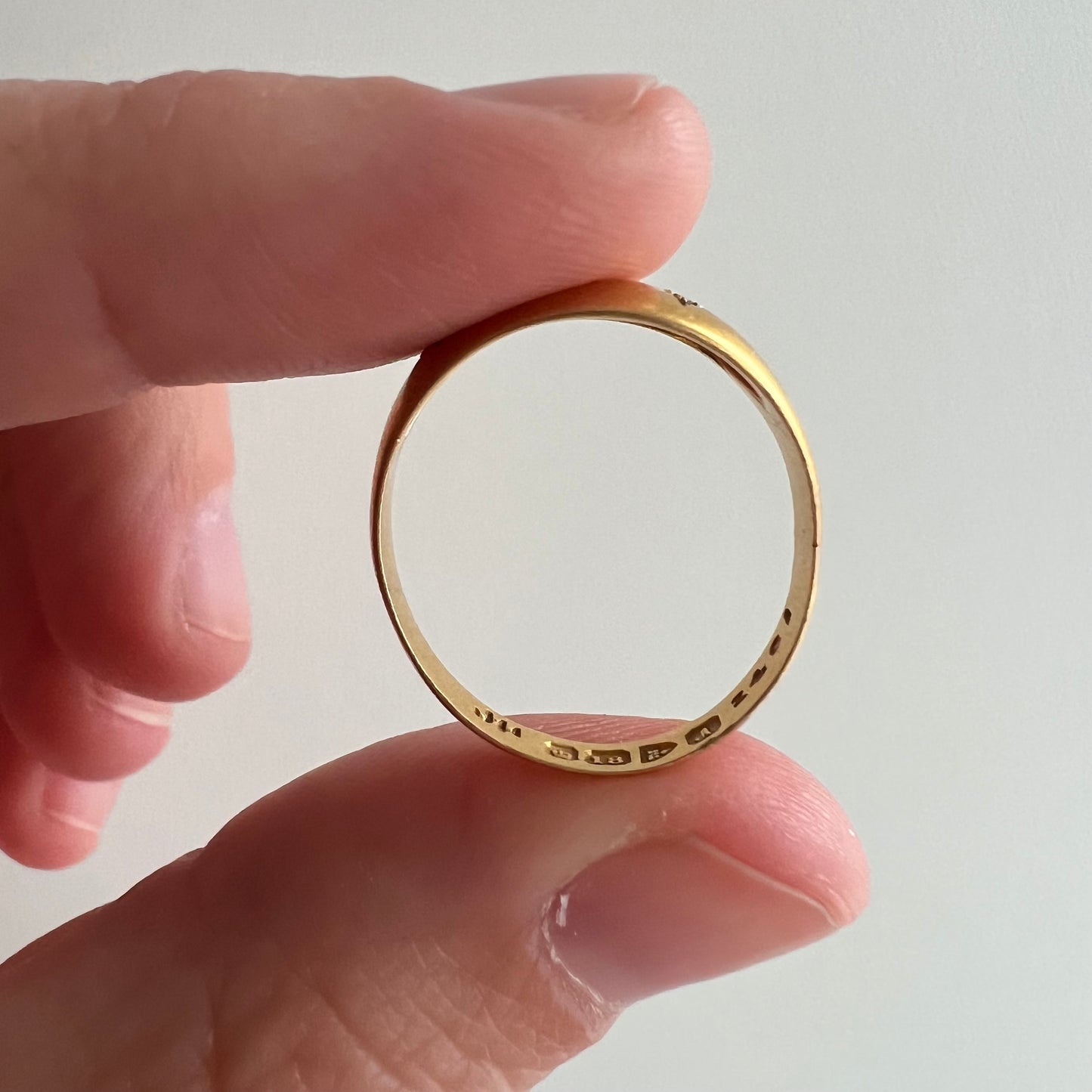 A N T I Q U E // starscape / 18k bright yellow gold ring with diamonds / size 6.25 to 6.5