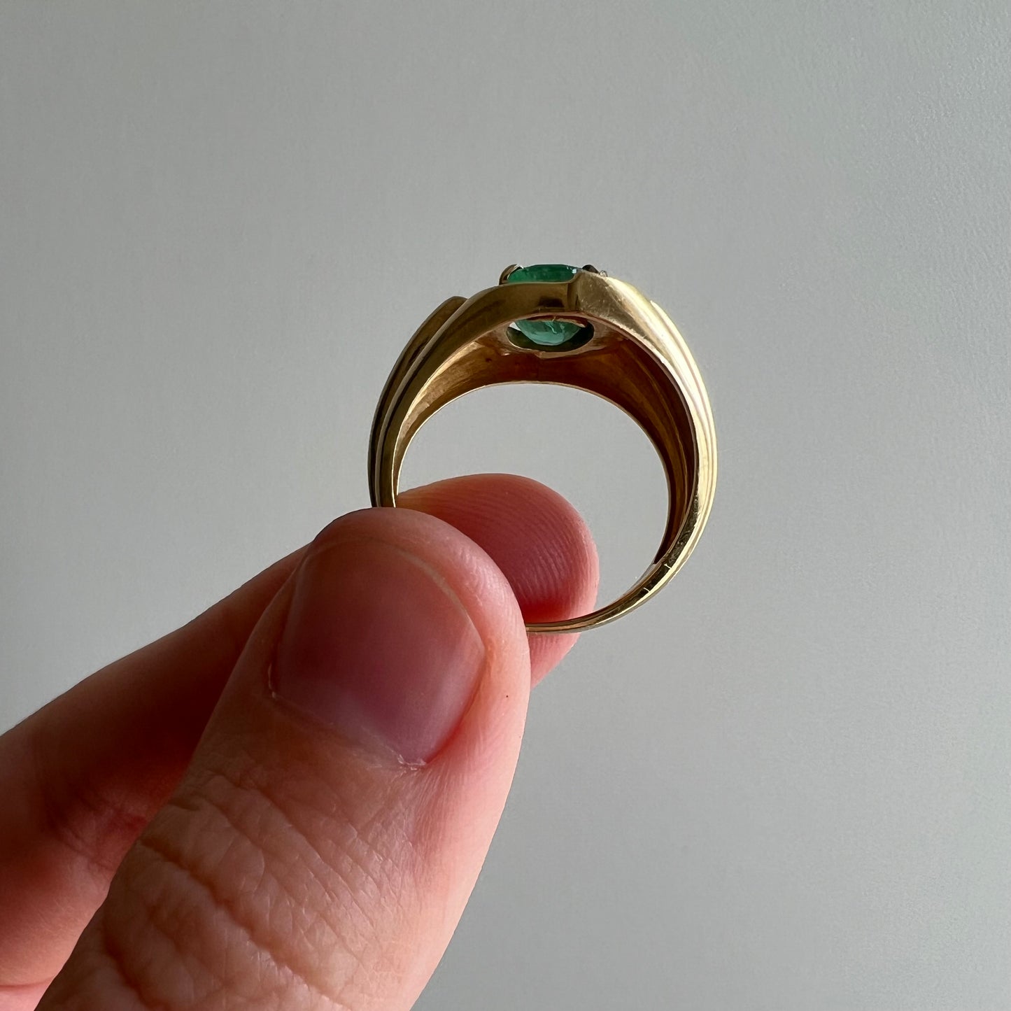 V I N T A G E // enviable green / 10k gold, emerald and diamonds / size 6